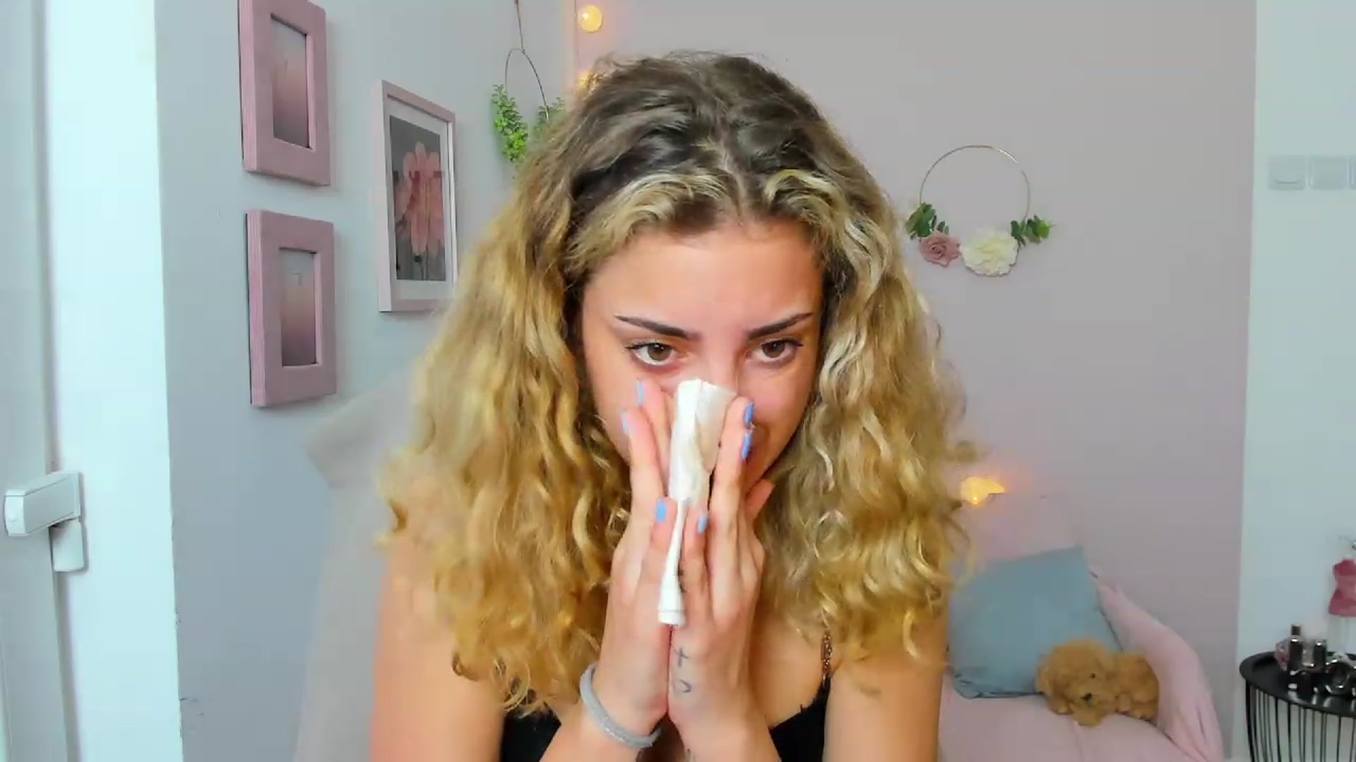 Gallery image thumbnail from Gia_Lopez18's myfreecams stream on, 06/08/2023, 17:50 image 16 of 20