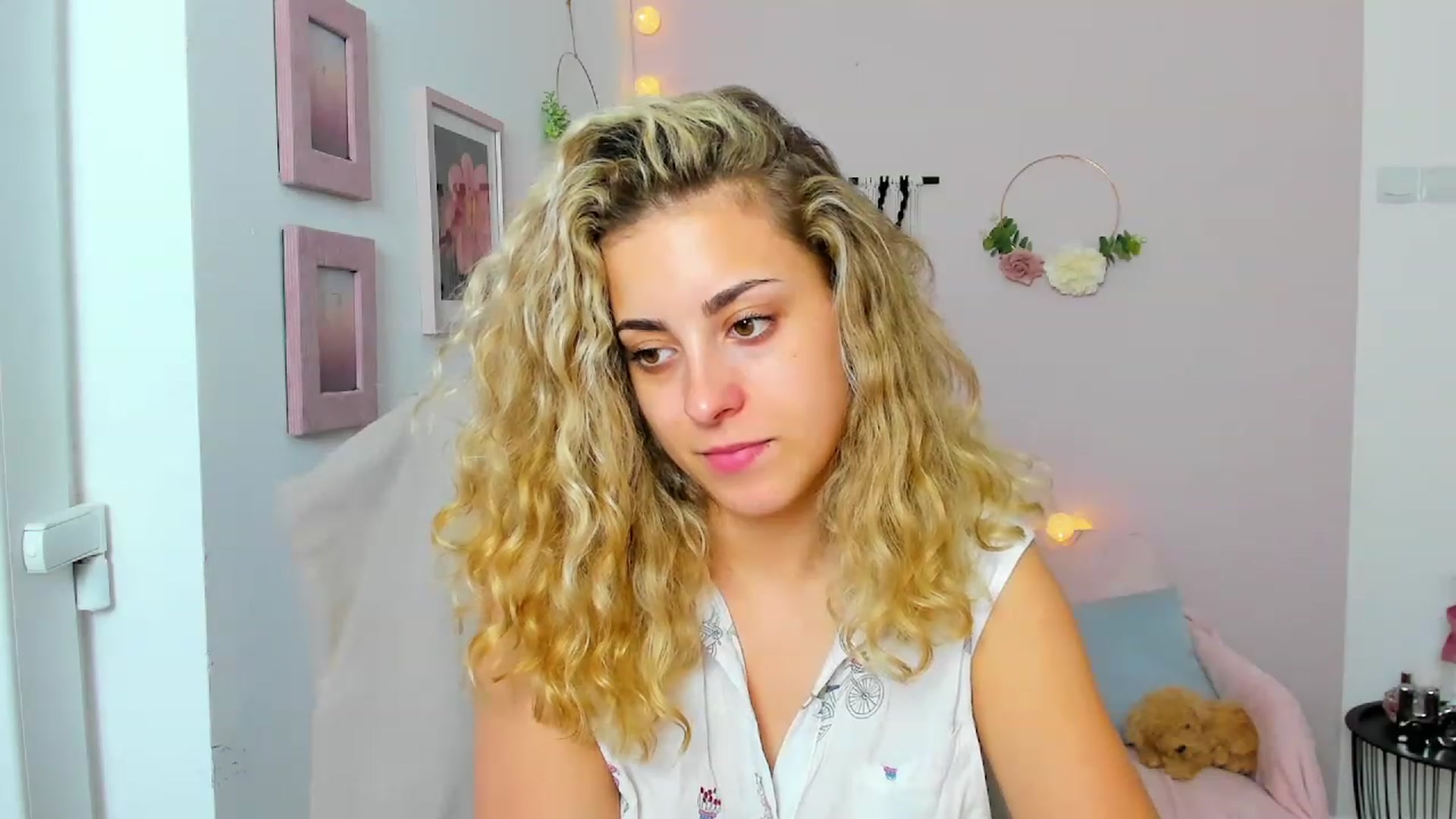 Gallery image thumbnail from Gia_Lopez18's myfreecams stream on, 06/08/2023, 17:50 image 20 of 20