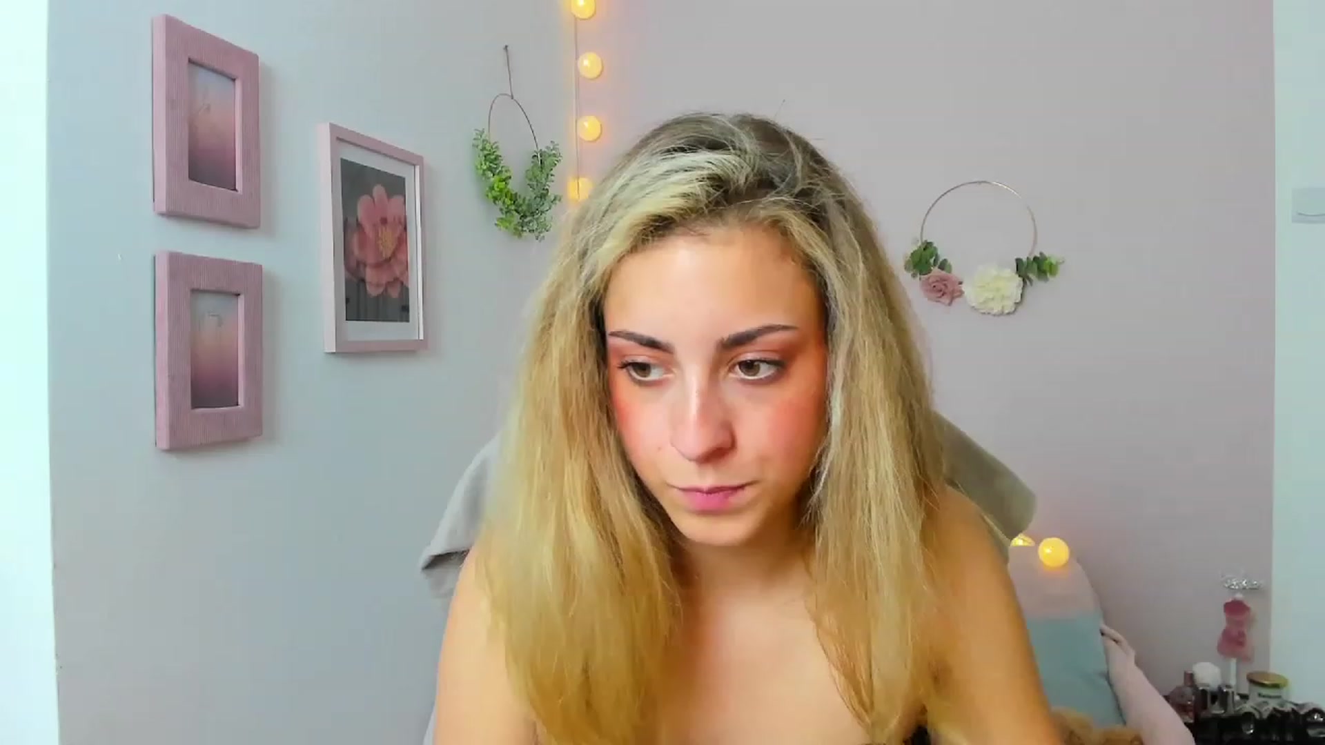 Gallery image thumbnail from Gia_Lopez18's myfreecams stream on, 06/10/2023, 17:20 image 1 of 20