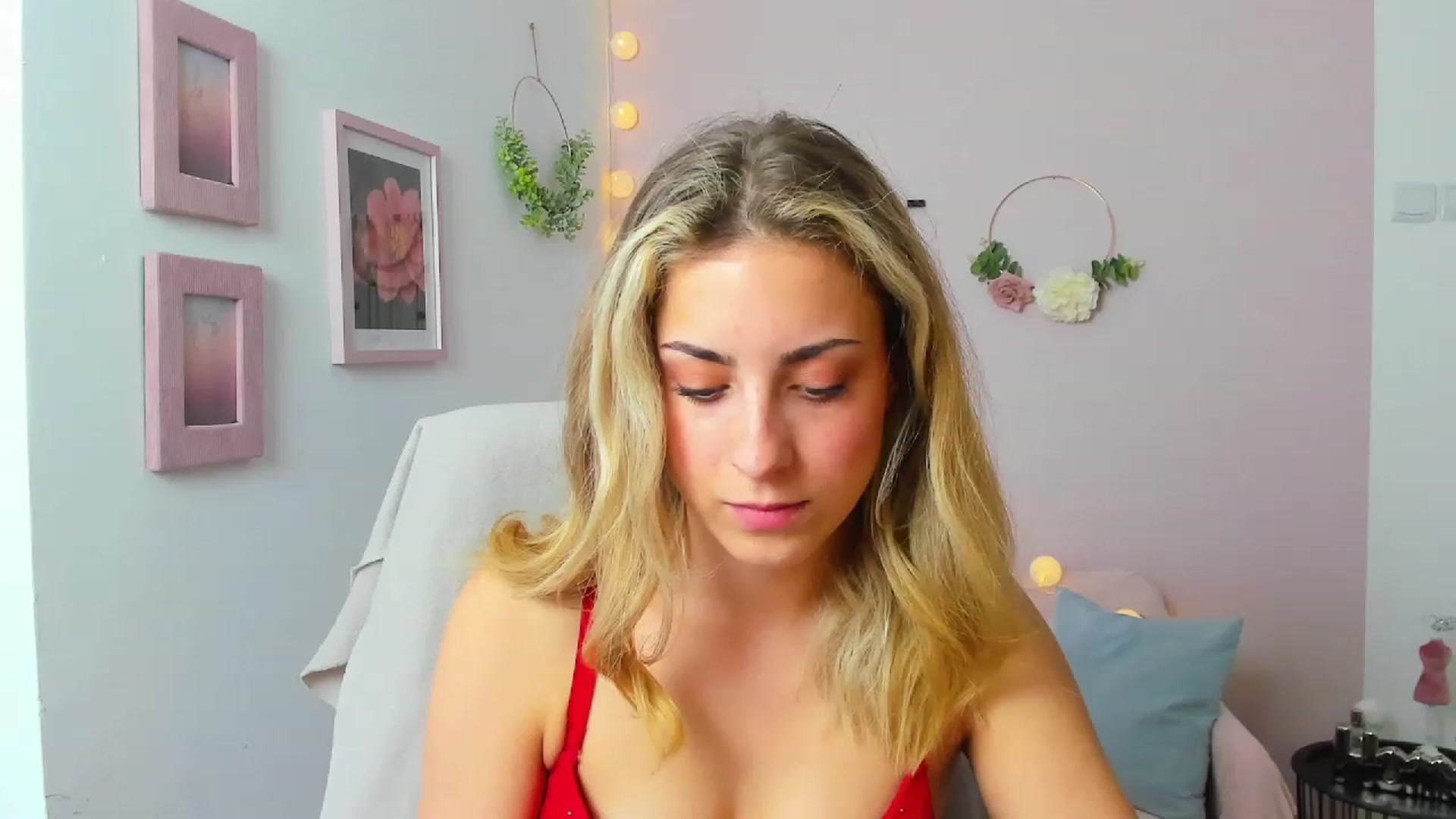 Gallery image thumbnail from Gia_Lopez18's myfreecams stream on, 06/13/2023, 14:58 image 15 of 20