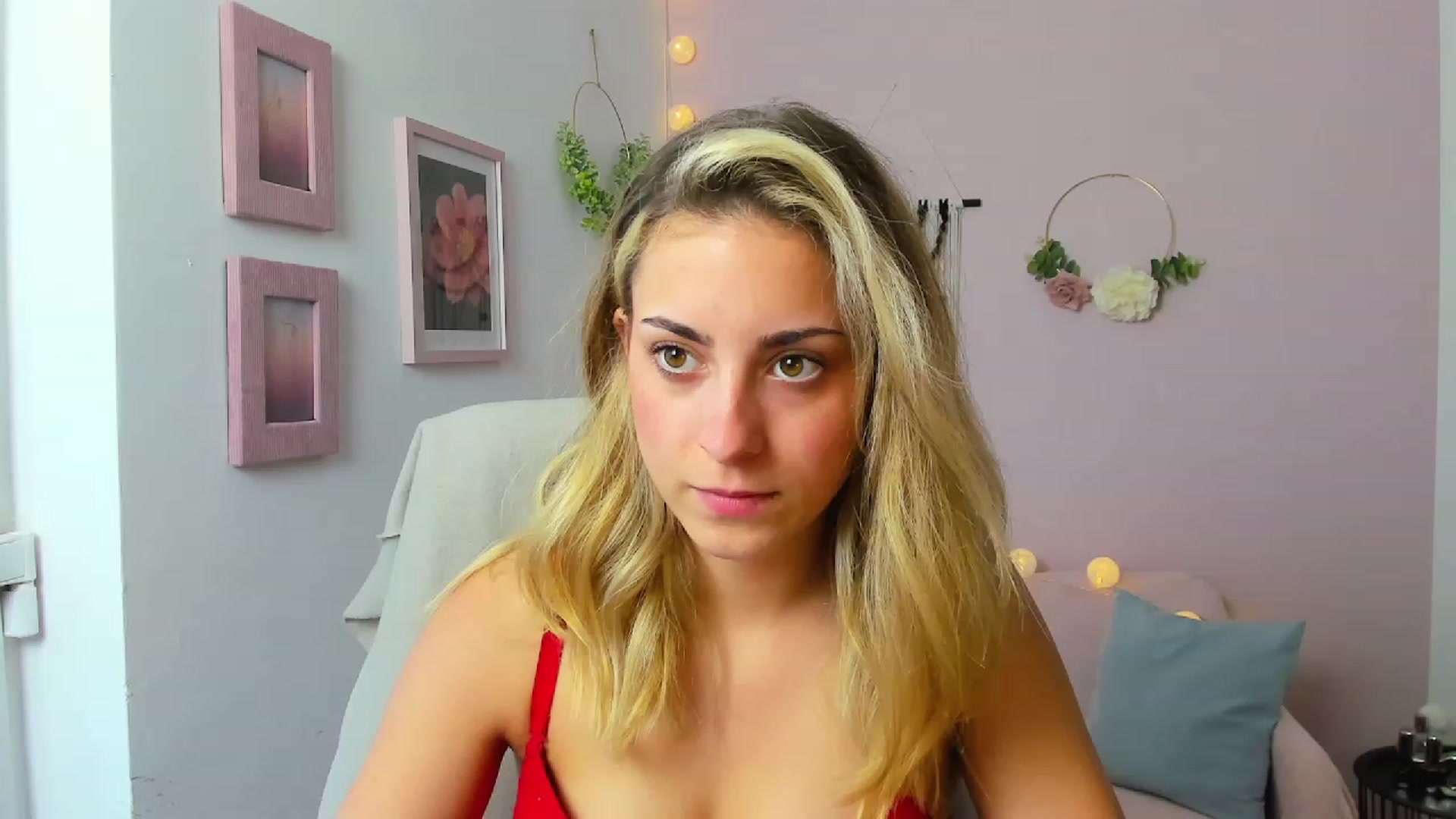 Gallery image thumbnail from Gia_Lopez18's myfreecams stream on, 06/13/2023, 16:08 image 13 of 20