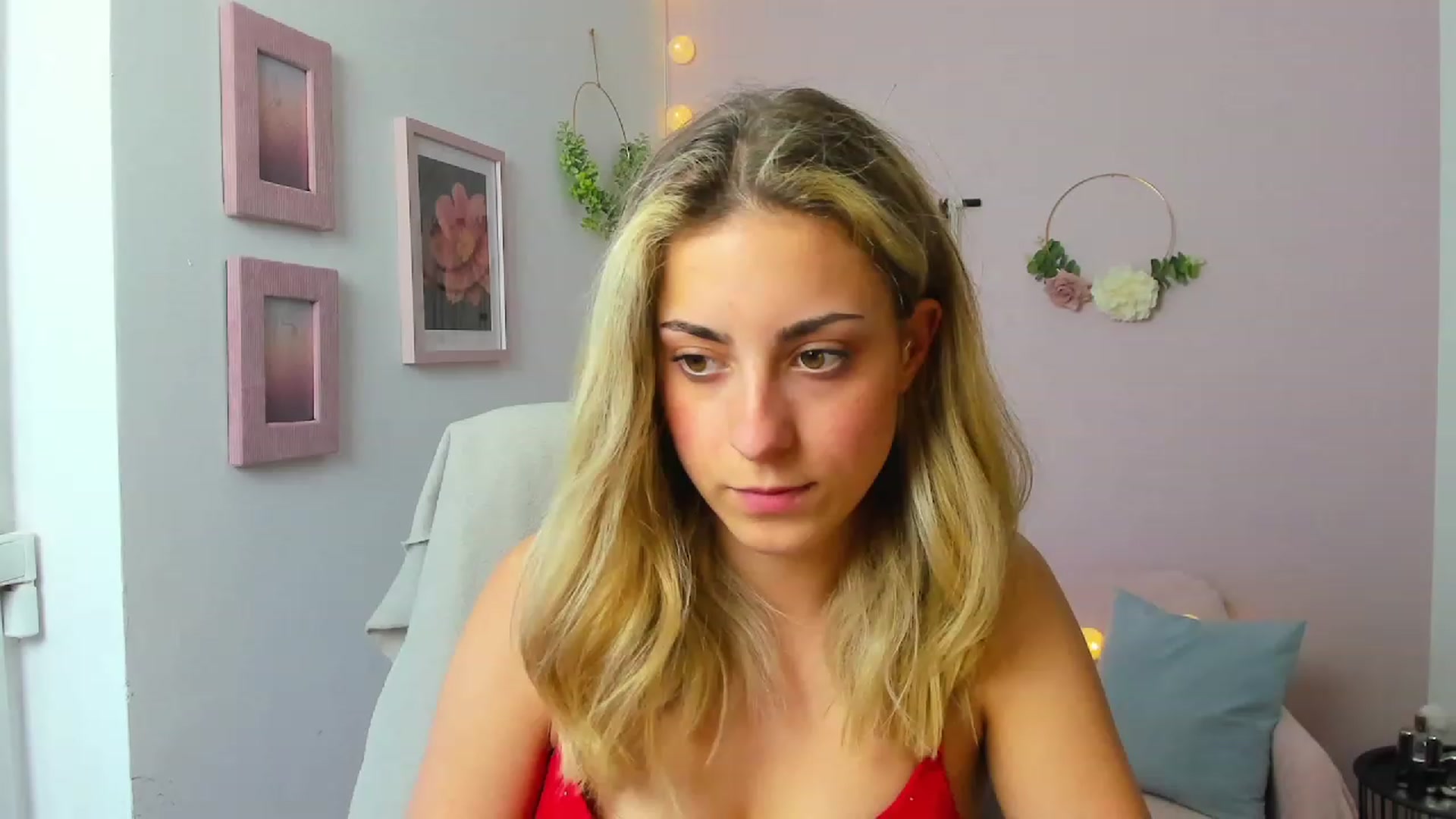Gallery image thumbnail from Gia_Lopez18's myfreecams stream on, 06/13/2023, 16:28 image 10 of 20