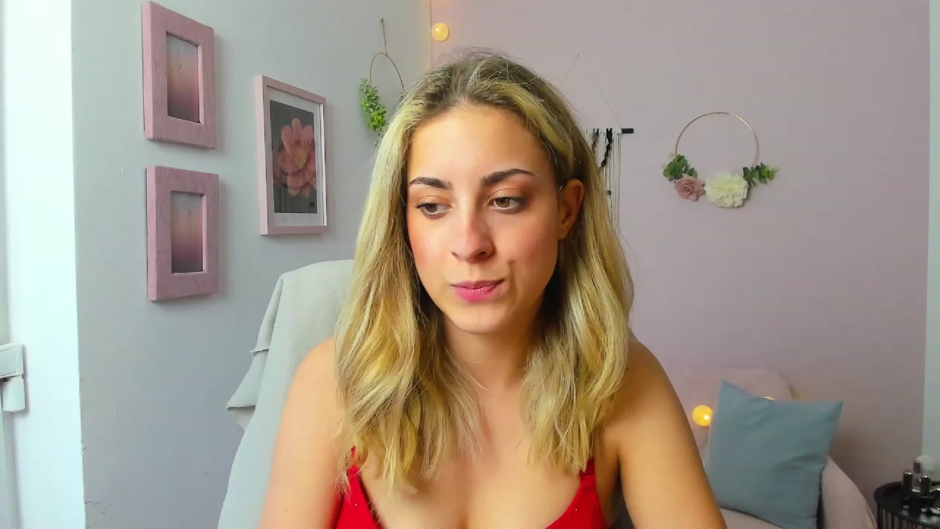 Gallery image thumbnail from Gia_Lopez18's myfreecams stream on, 06/13/2023, 16:28 image 8 of 20