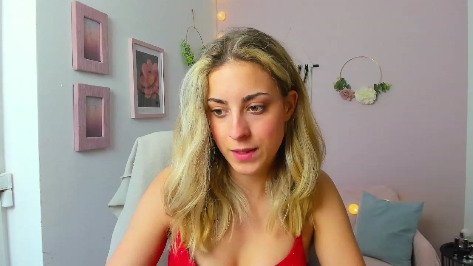 Gallery image thumbnail from Gia_Lopez18's myfreecams stream on, 06/13/2023, 16:28 image 6 of 20