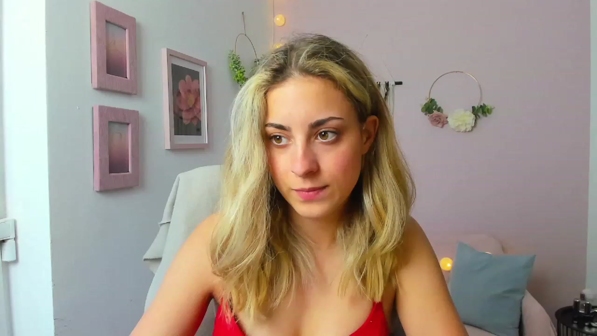 Gallery image thumbnail from Gia_Lopez18's myfreecams stream on, 06/13/2023, 16:28 image 7 of 20