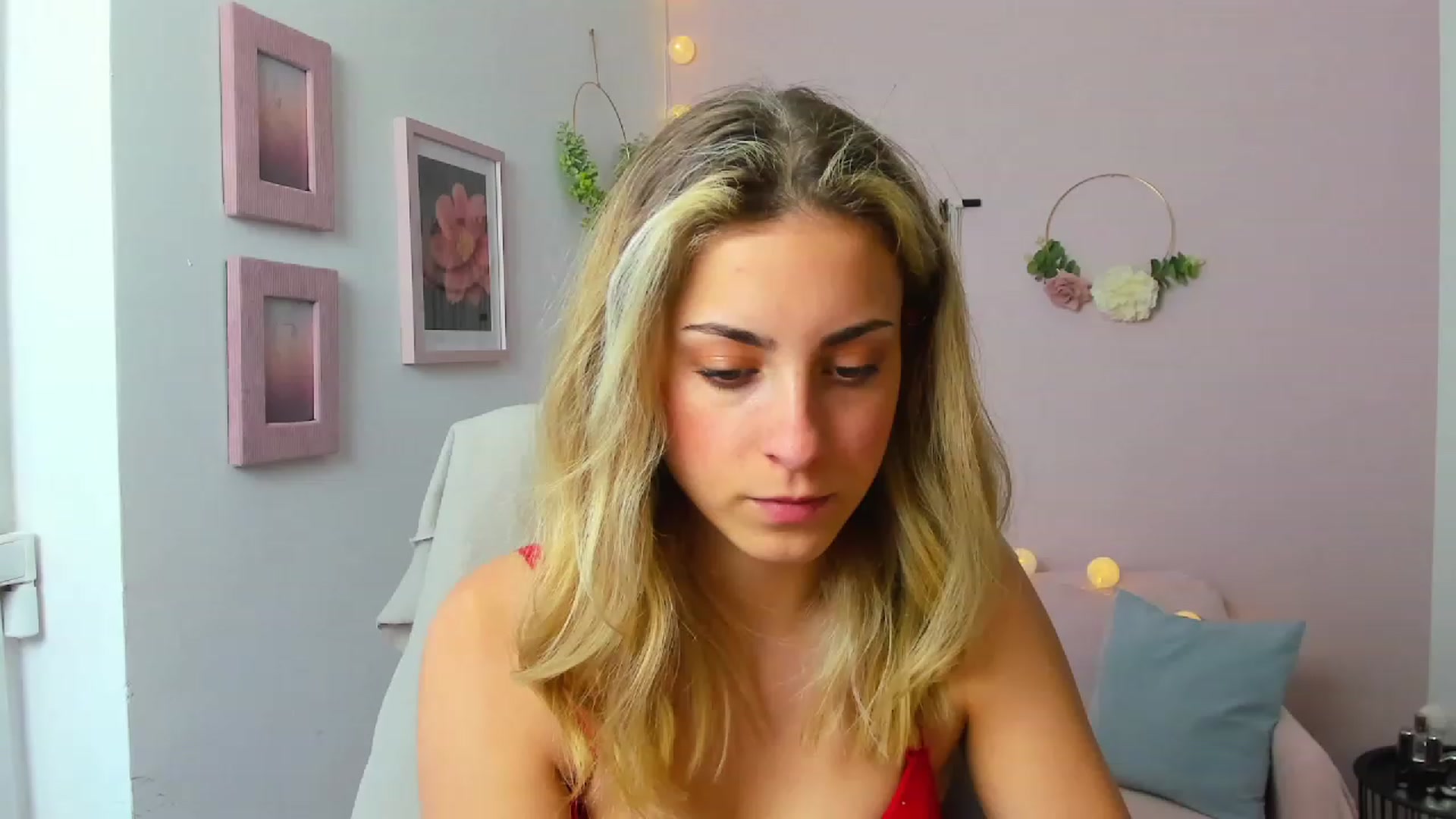 Gallery image thumbnail from Gia_Lopez18's myfreecams stream on, 06/13/2023, 16:28 image 3 of 20