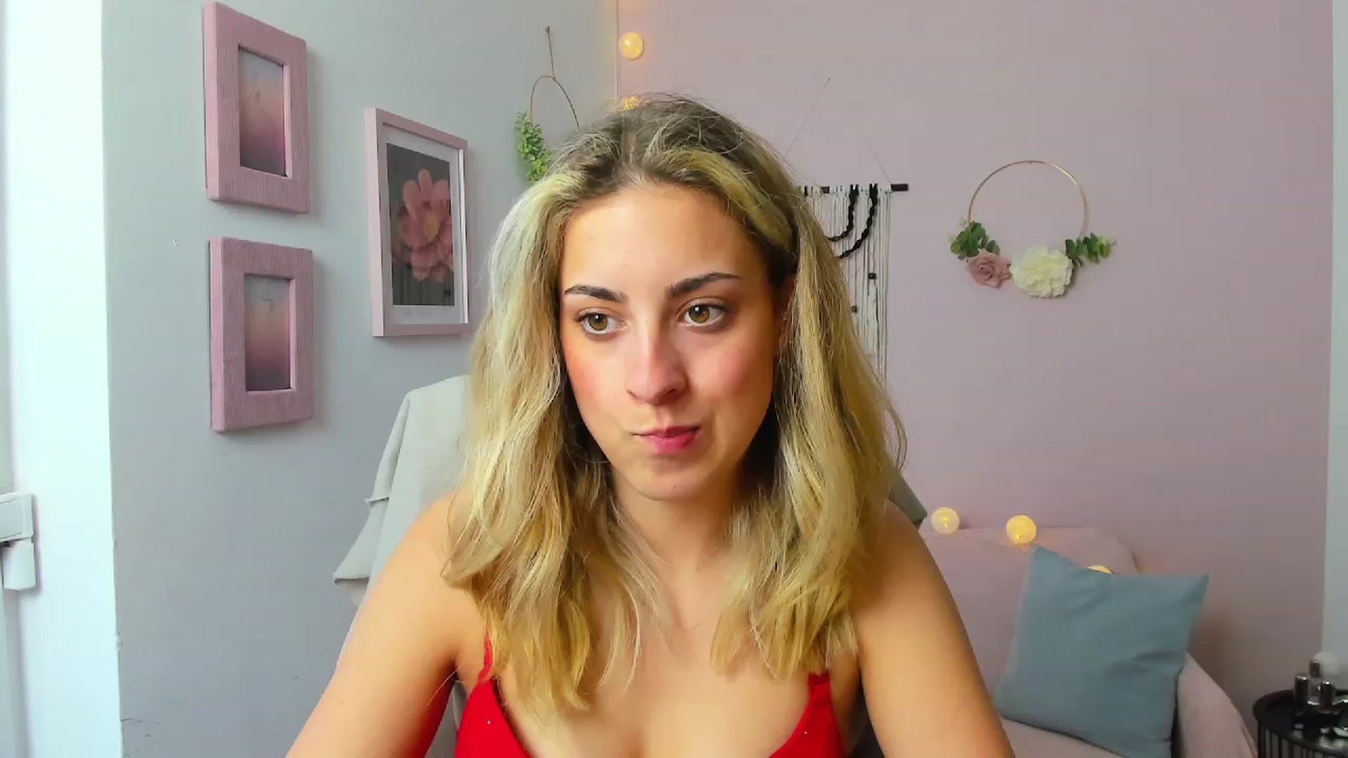 Gallery image thumbnail from Gia_Lopez18's myfreecams stream on, 06/13/2023, 16:28 image 4 of 20