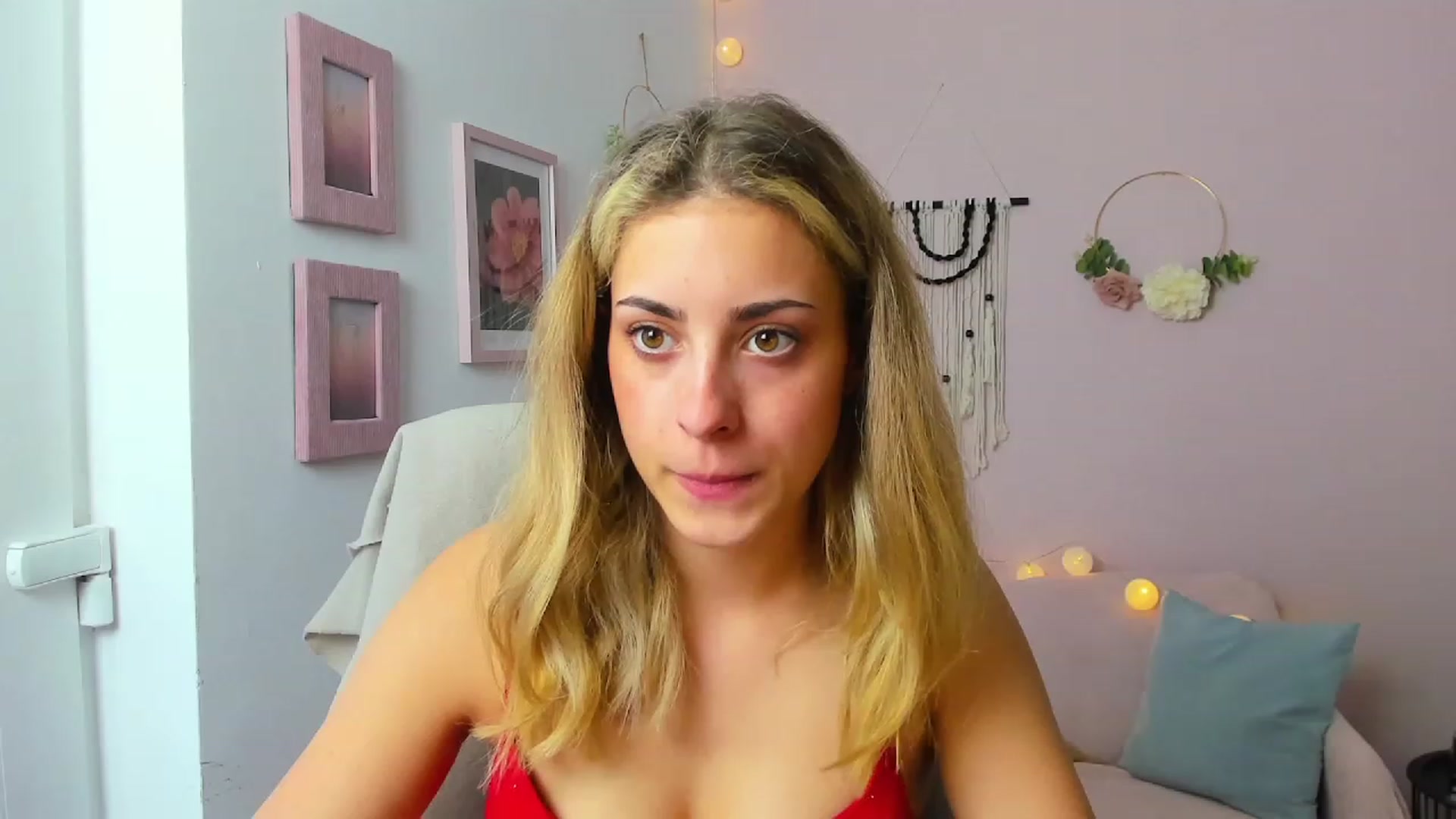 Gallery image thumbnail from Gia_Lopez18's myfreecams stream on, 06/13/2023, 17:58 image 5 of 20