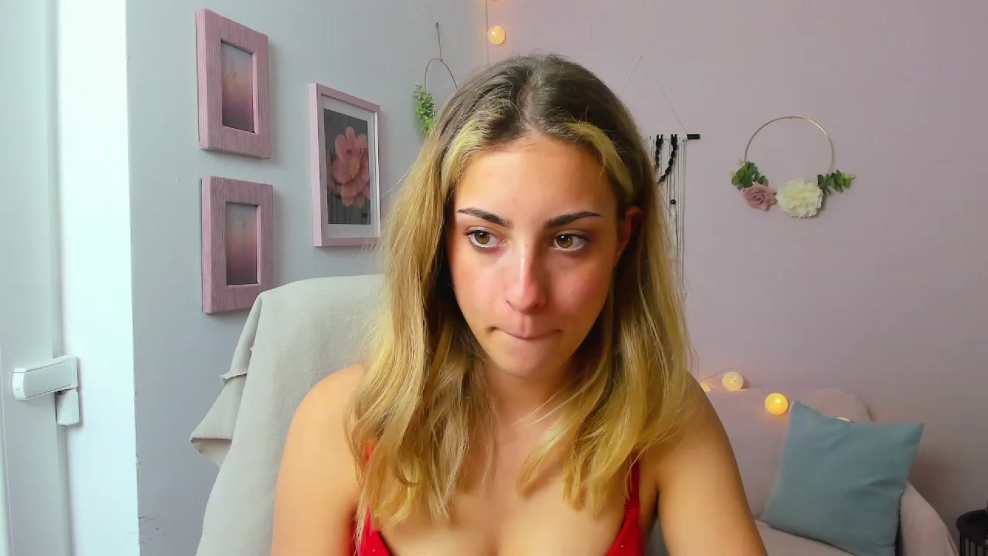 Gallery image thumbnail from Gia_Lopez18's myfreecams stream on, 06/13/2023, 17:58 image 13 of 20