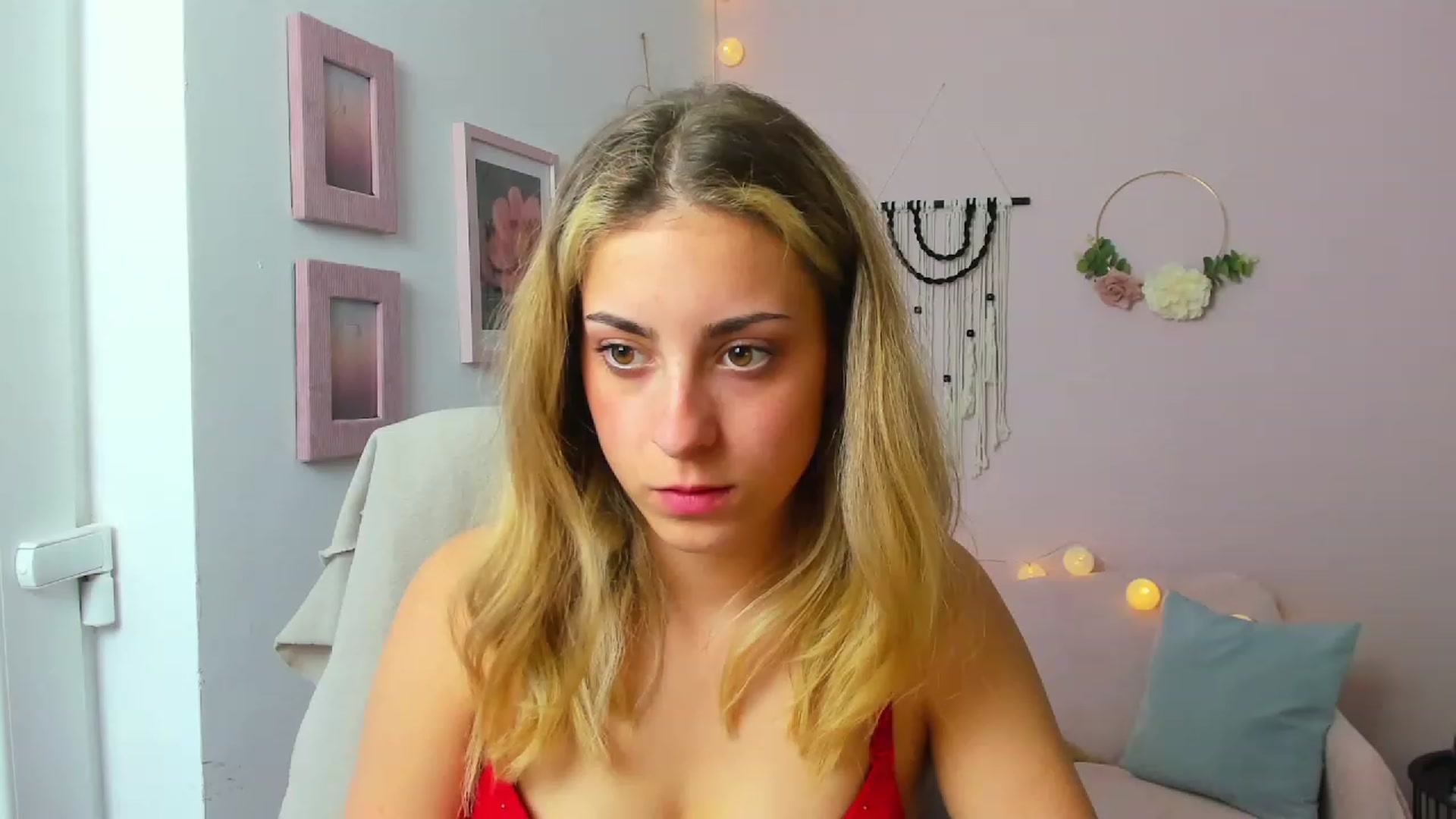 Gallery image thumbnail from Gia_Lopez18's myfreecams stream on, 06/13/2023, 17:58 image 11 of 20