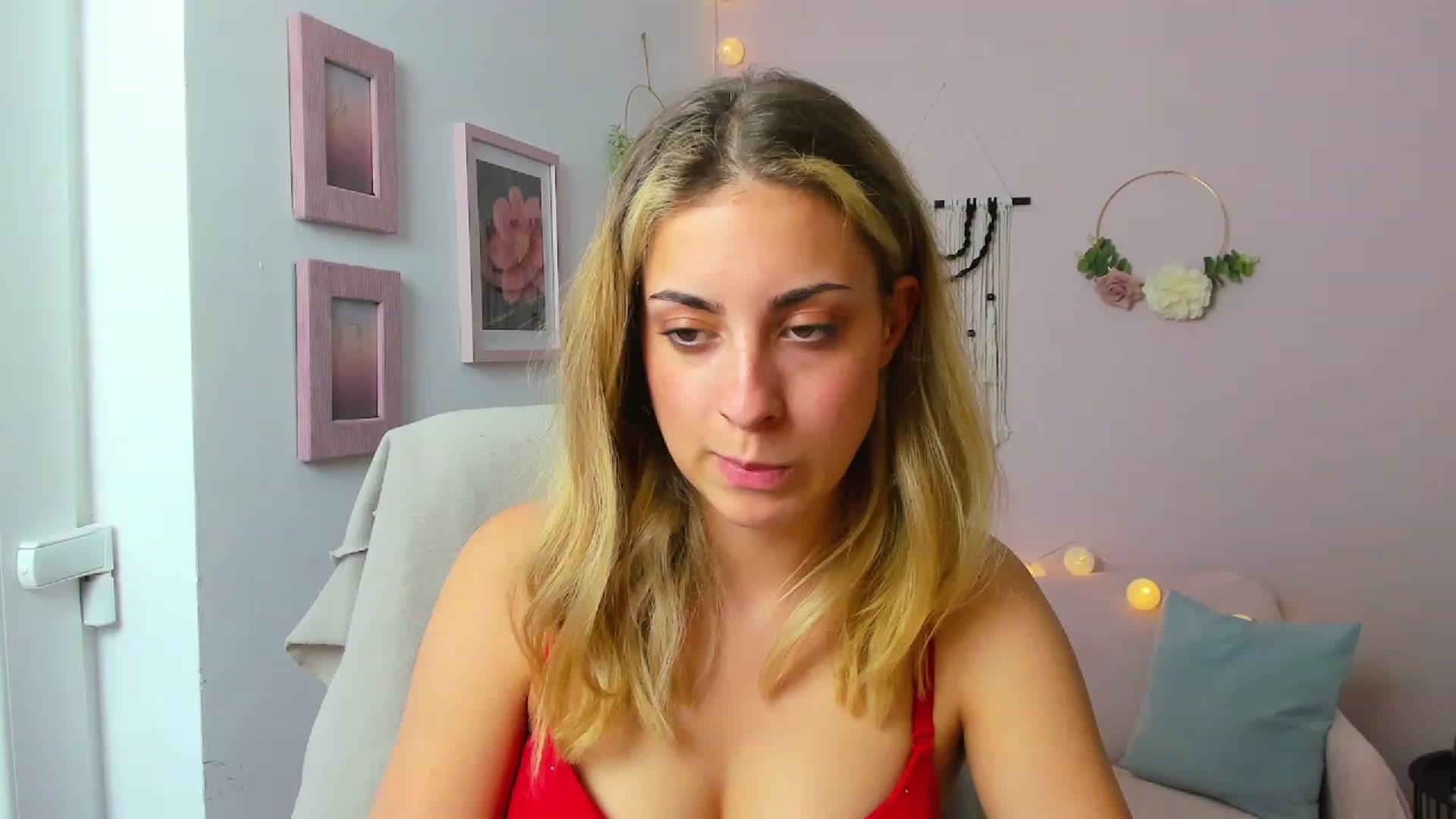 Gallery image thumbnail from Gia_Lopez18's myfreecams stream on, 06/13/2023, 17:58 image 12 of 20