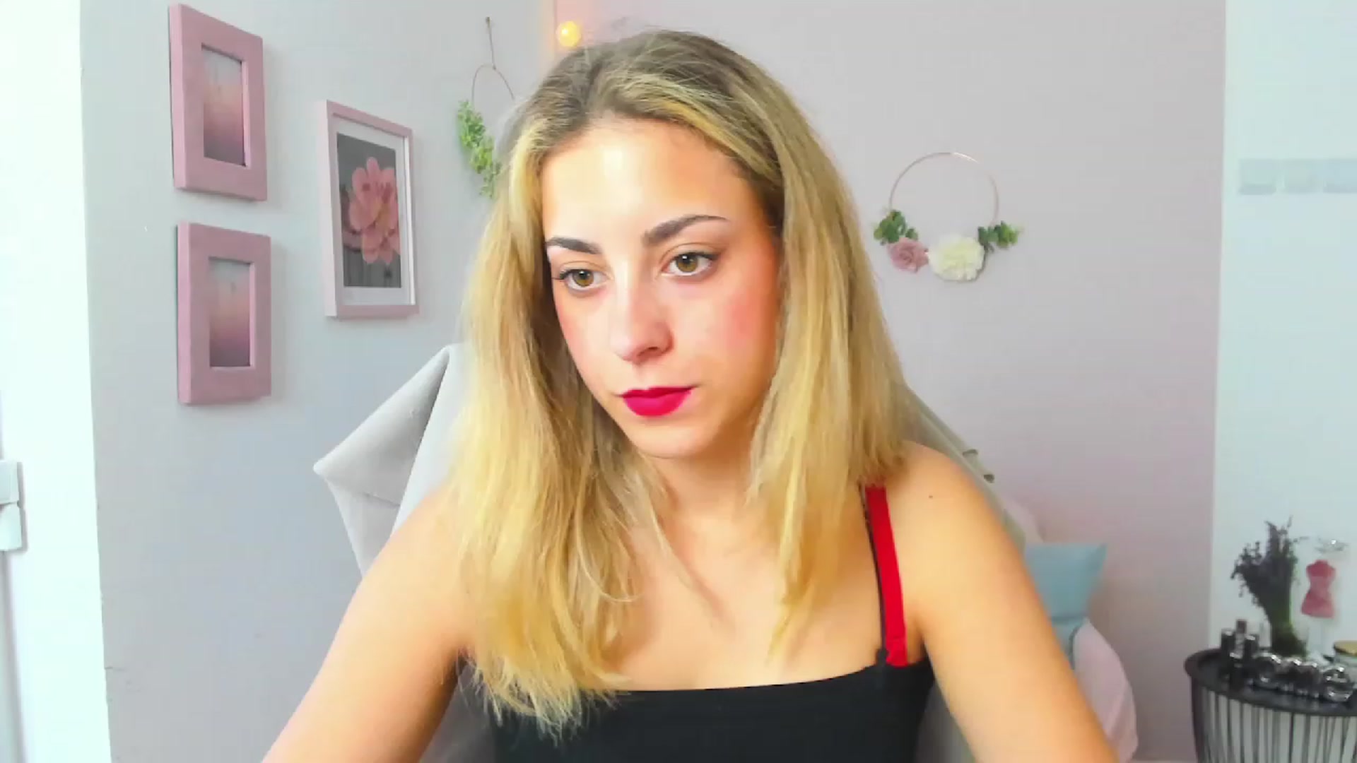 Gallery image thumbnail from Gia_Lopez18's myfreecams stream on, 06/15/2023, 14:17 image 5 of 20