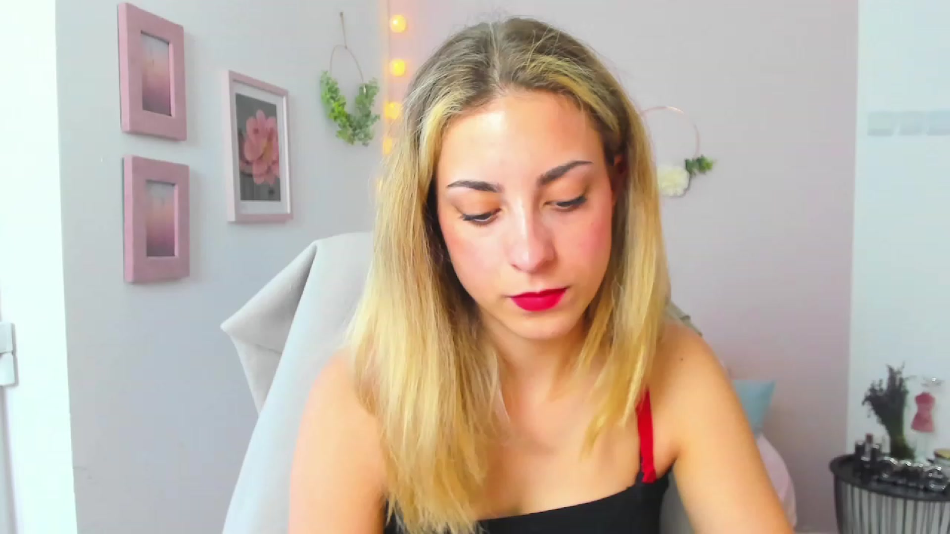 Gallery image thumbnail from Gia_Lopez18's myfreecams stream on, 06/15/2023, 14:17 image 1 of 20