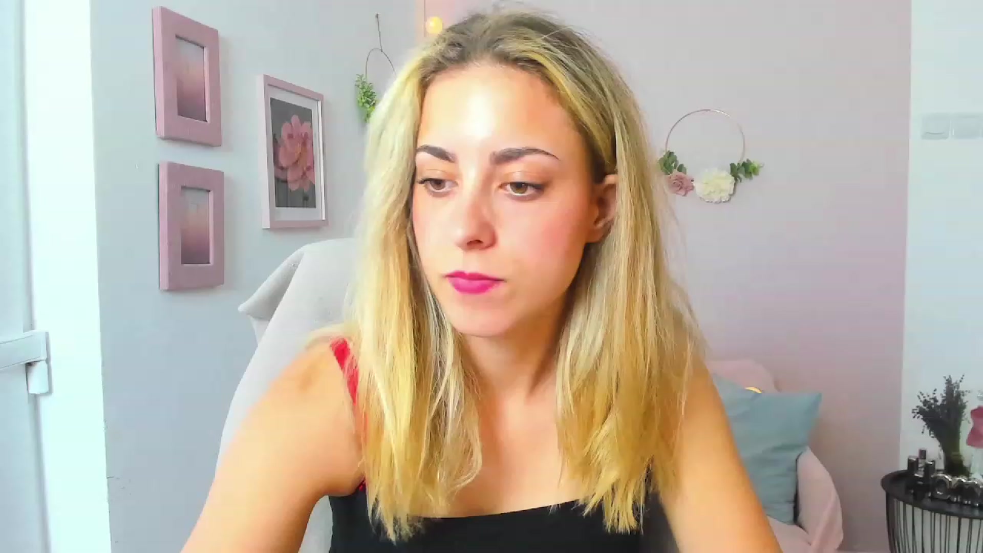 Gallery image thumbnail from Gia_Lopez18's myfreecams stream on, 06/15/2023, 17:00 image 18 of 20