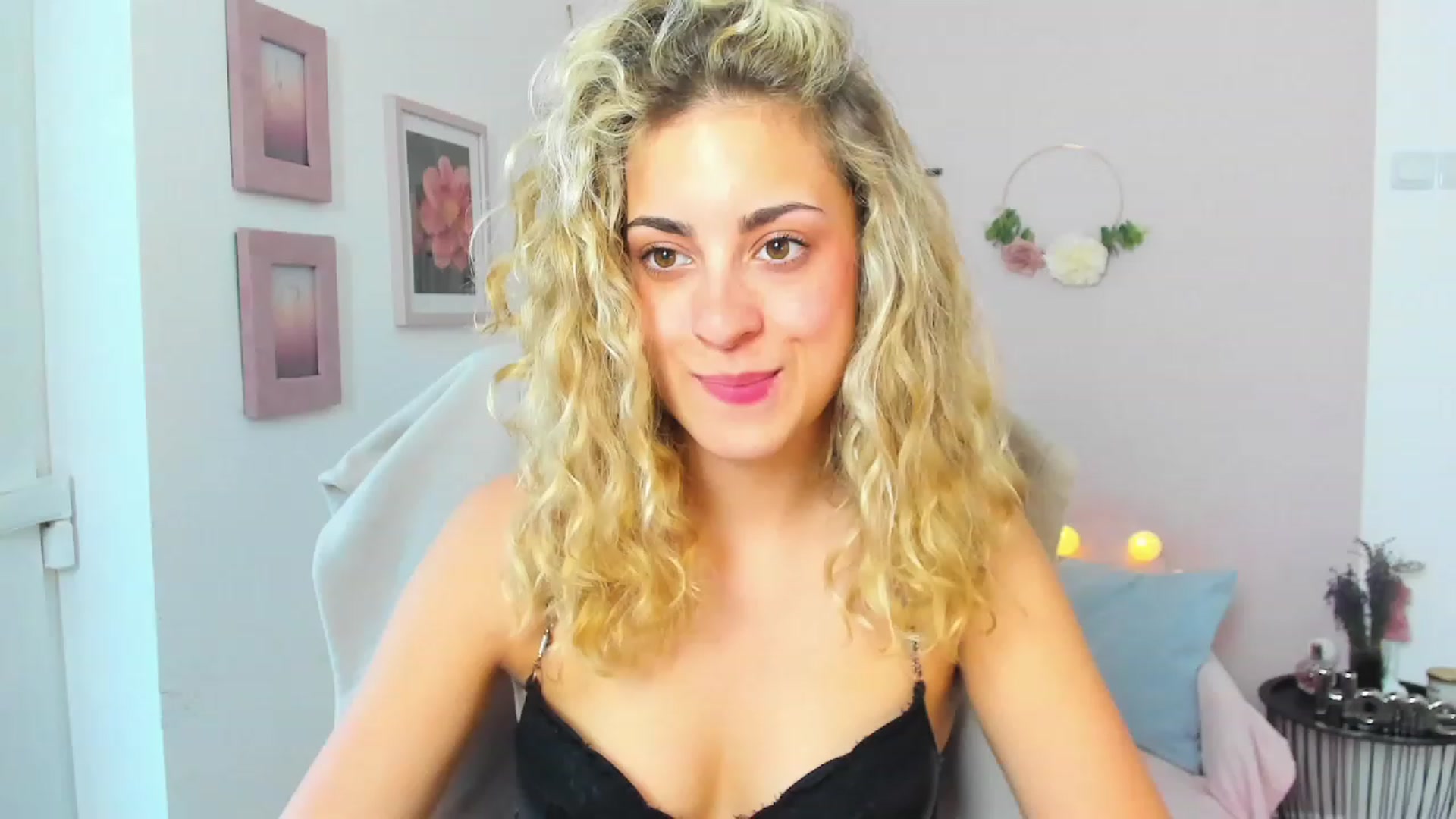 Gallery image thumbnail from Gia_Lopez18's myfreecams stream on, 06/19/2023, 13:58 image 19 of 20