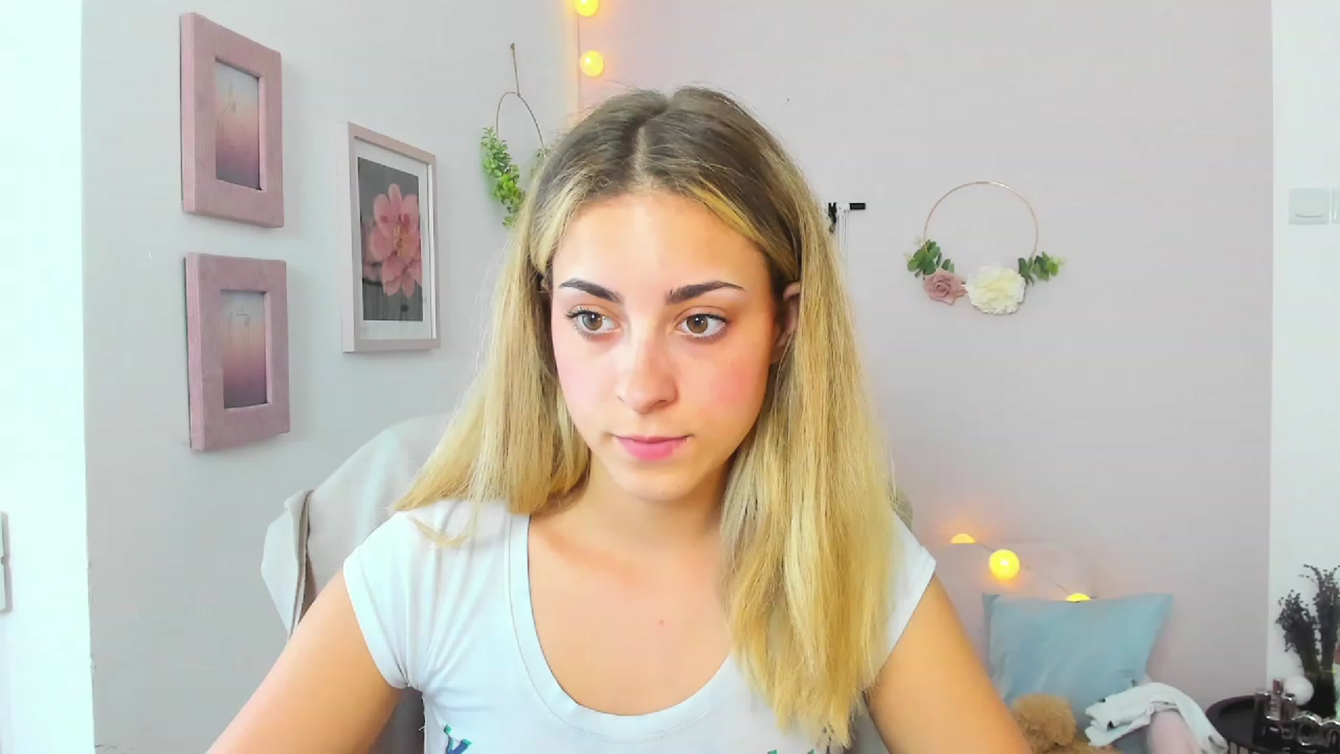 Gallery image thumbnail from Gia_Lopez18's myfreecams stream on, 06/21/2023, 16:27 image 12 of 20