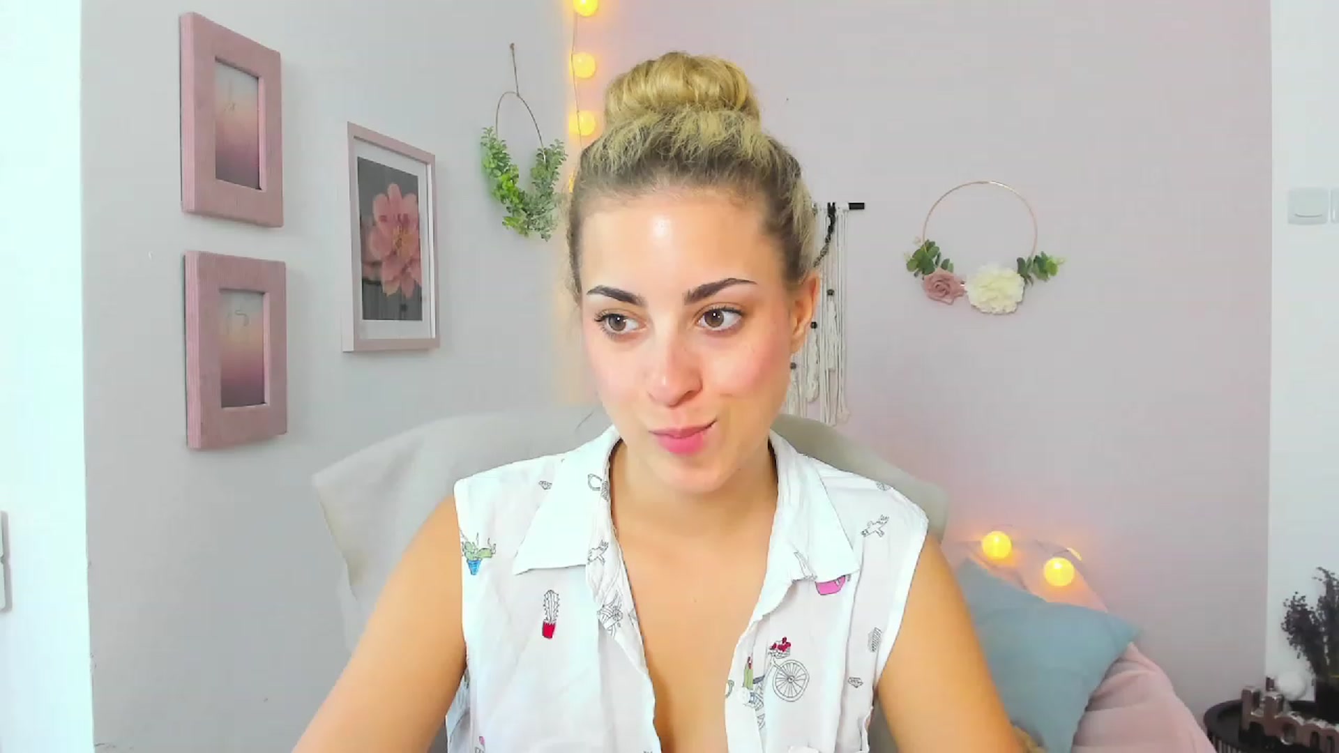Gallery image thumbnail from Gia_Lopez18's myfreecams stream on, 06/22/2023, 12:44 image 9 of 20
