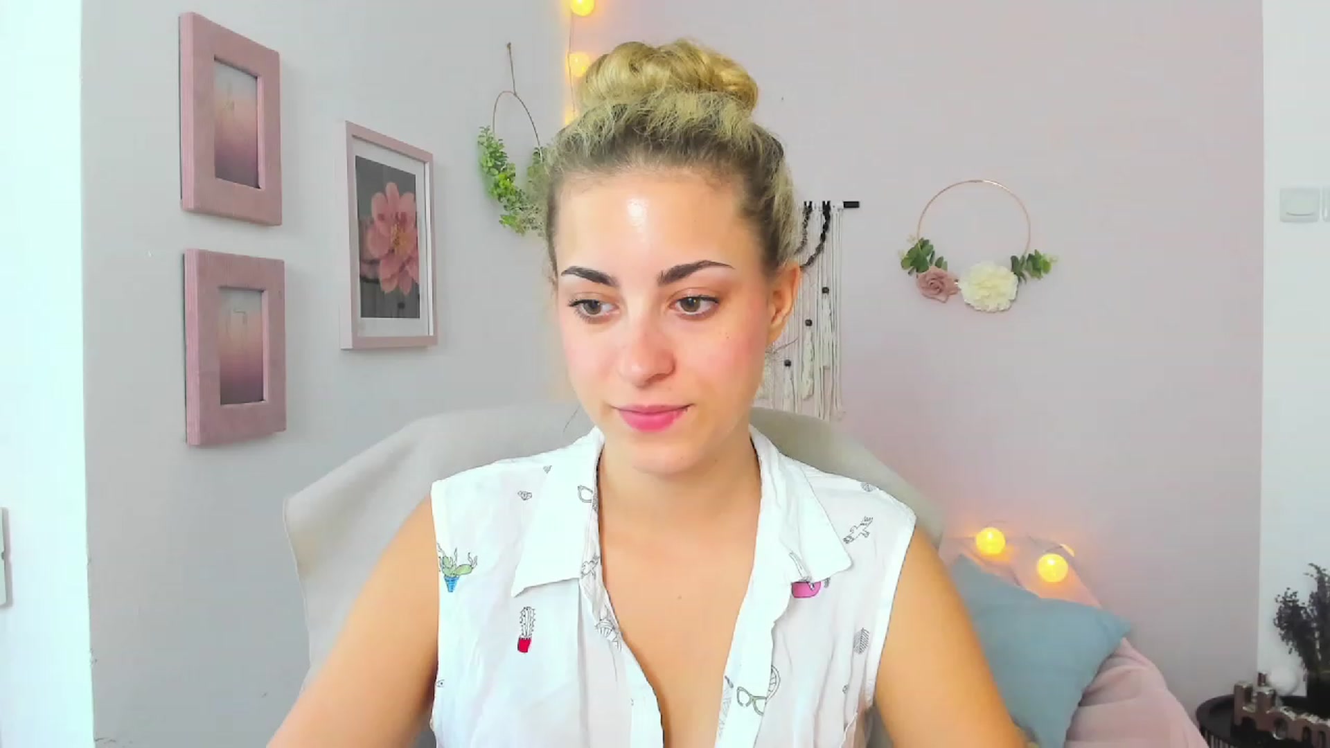 Gallery image thumbnail from Gia_Lopez18's myfreecams stream on, 06/22/2023, 12:44 image 13 of 20