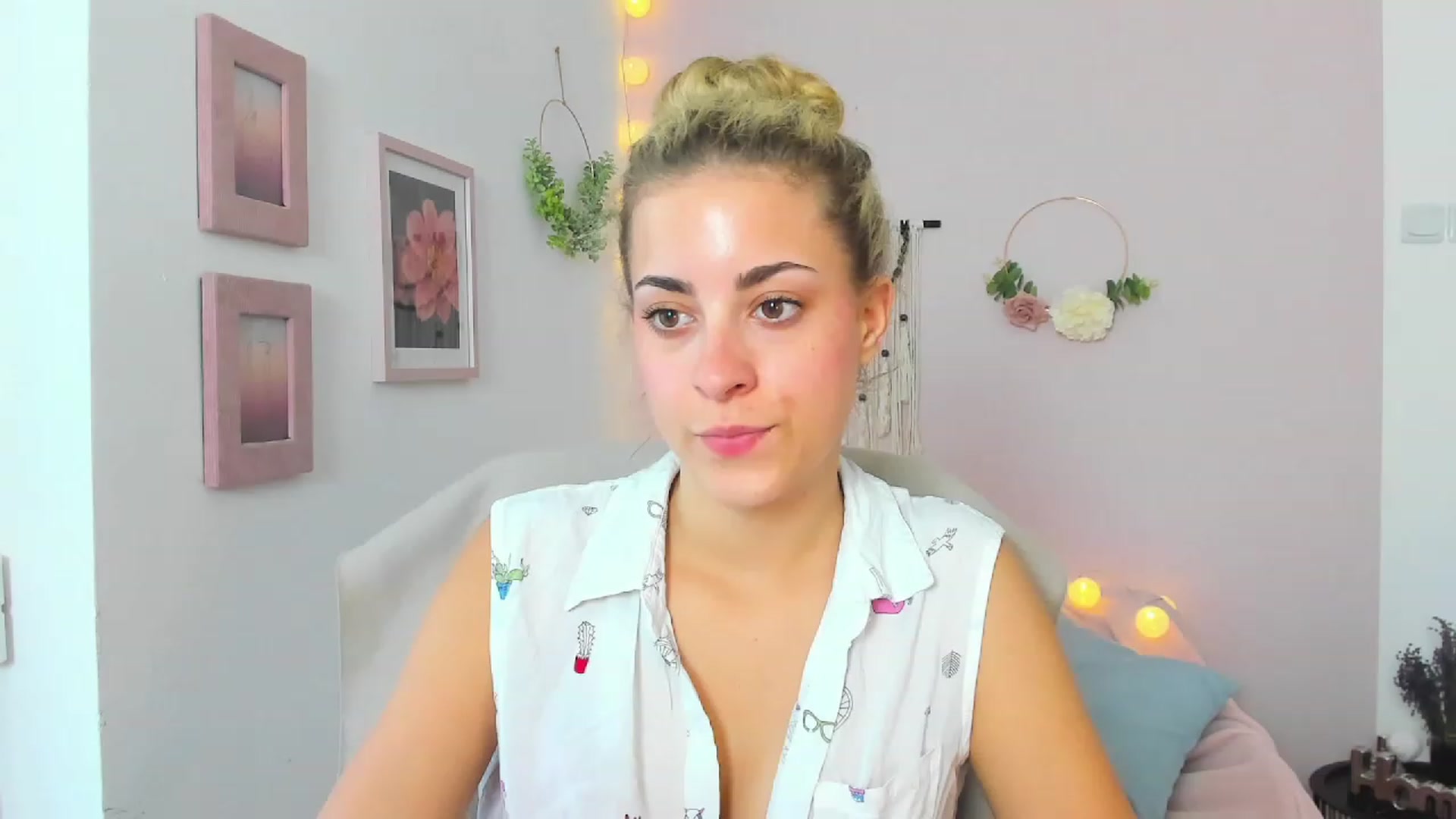Gallery image thumbnail from Gia_Lopez18's myfreecams stream on, 06/22/2023, 12:44 image 11 of 20