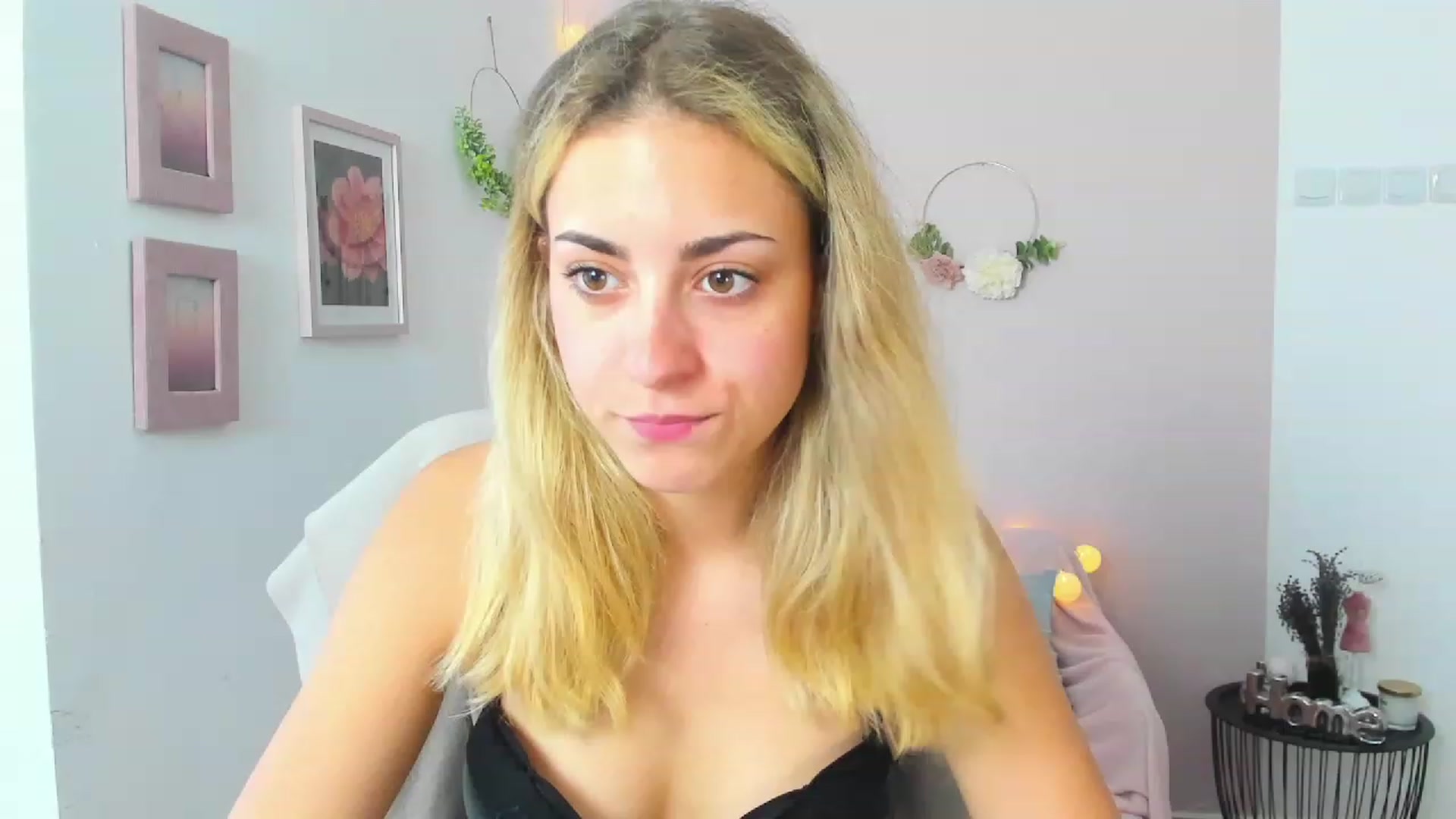 Gallery image thumbnail from Gia_Lopez18's myfreecams stream on, 06/25/2023, 16:02 image 11 of 20