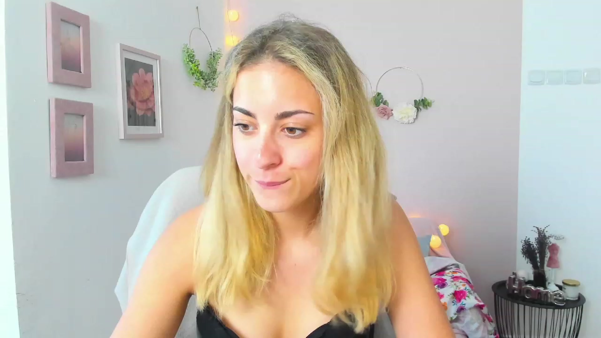 Gallery image thumbnail from Gia_Lopez18's myfreecams stream on, 06/25/2023, 17:20 image 4 of 20