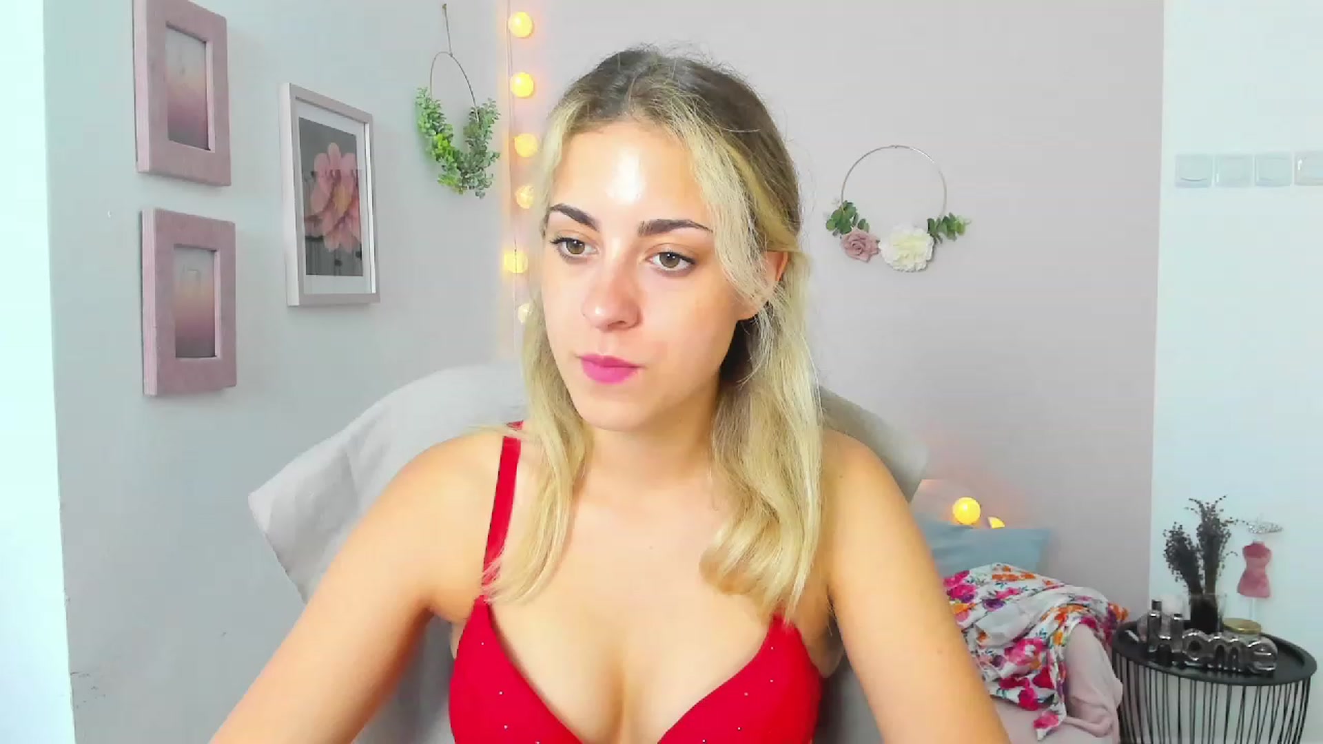 Gallery image thumbnail from Gia_Lopez18's myfreecams stream on, 06/27/2023, 14:33 image 6 of 20