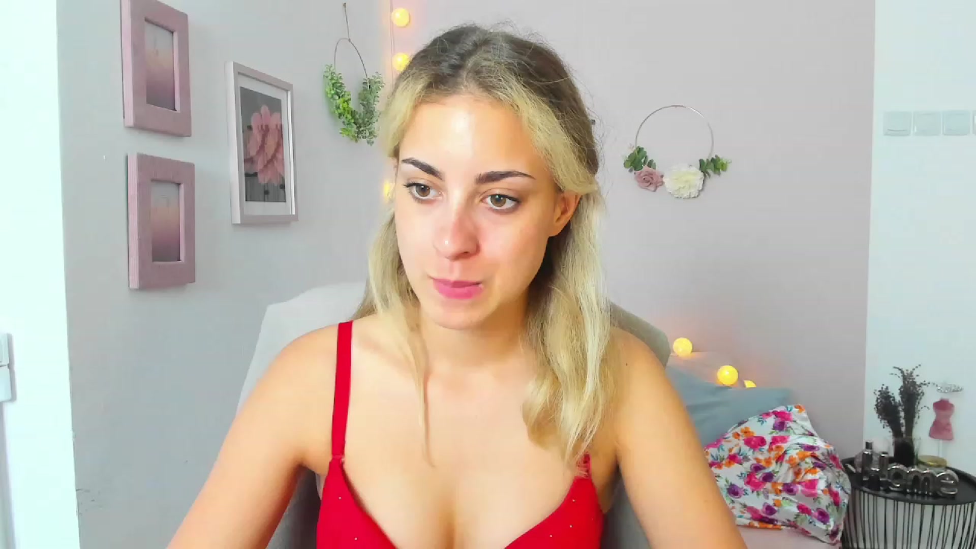 Gallery image thumbnail from Gia_Lopez18's myfreecams stream on, 06/27/2023, 16:14 image 10 of 20