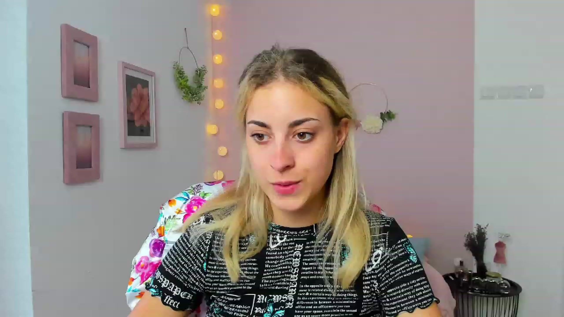 Gallery image thumbnail from Gia_Lopez18's myfreecams stream on, 06/28/2023, 15:02 image 18 of 20