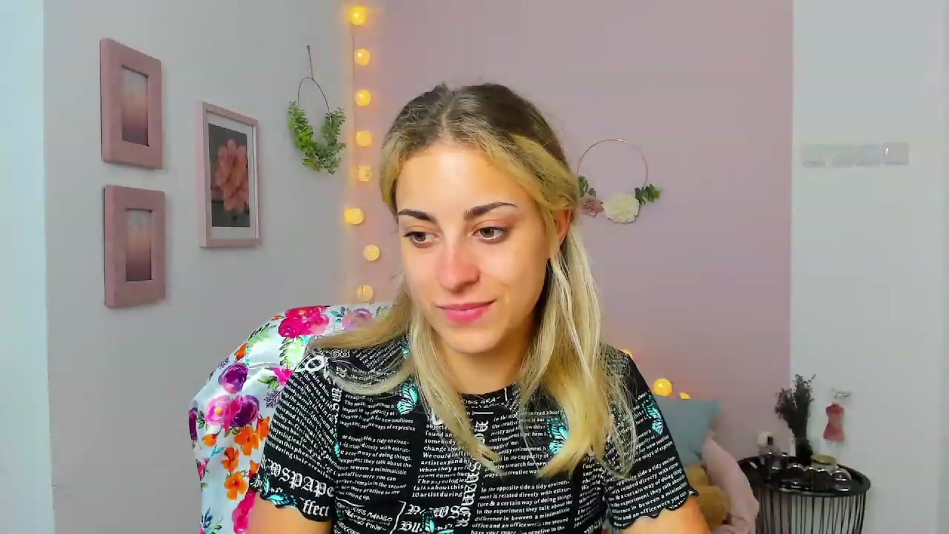 Gallery image thumbnail from Gia_Lopez18's myfreecams stream on, 06/28/2023, 18:09 image 17 of 20