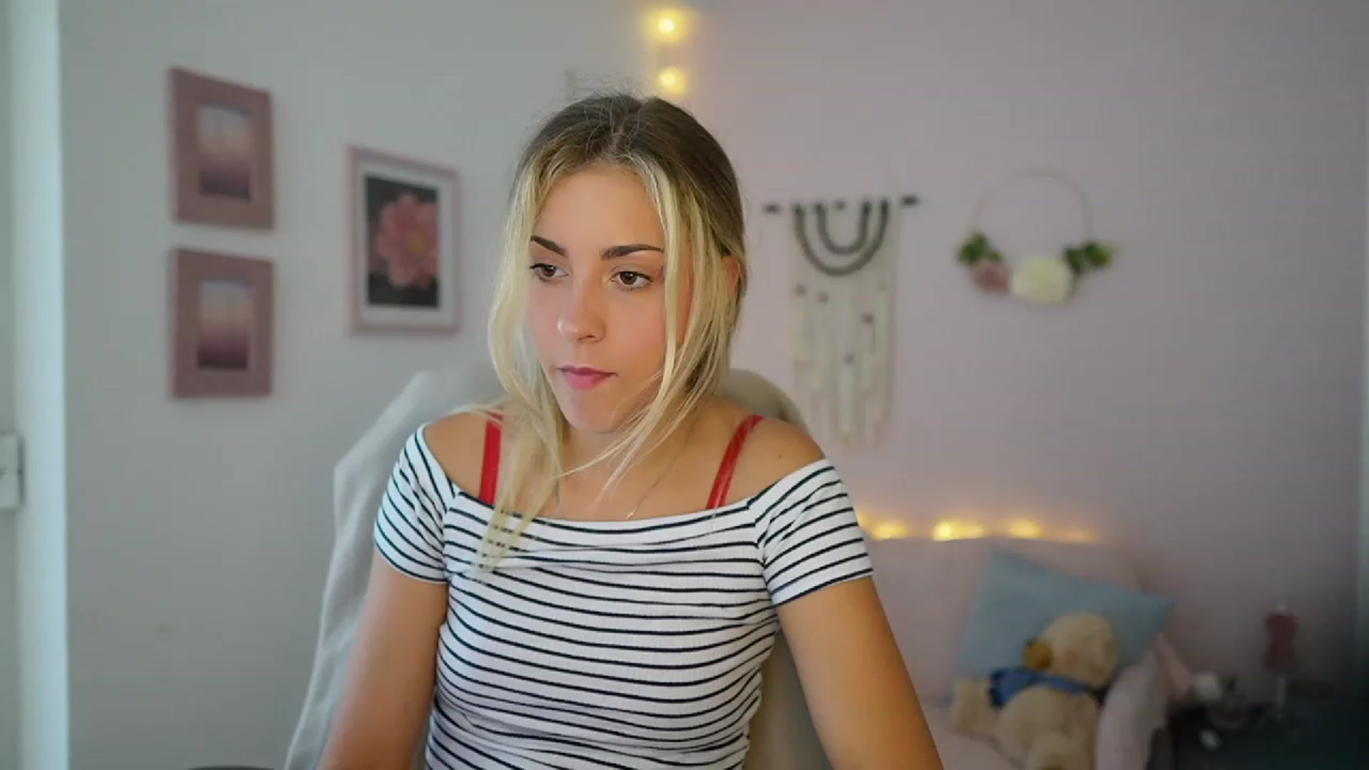 Gallery image thumbnail from Gia_Lopez18's myfreecams stream on, 07/11/2023, 13:41 image 6 of 20