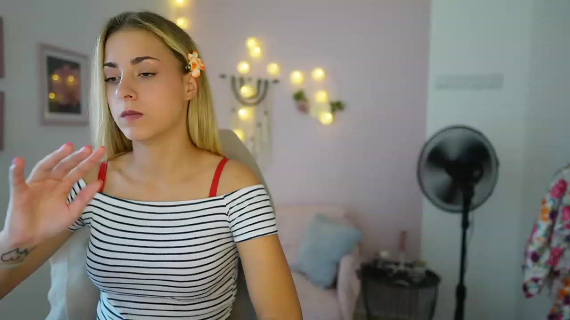 Gallery image thumbnail from Gia_Lopez18's myfreecams stream on, 07/18/2023, 16:22 image 6 of 20