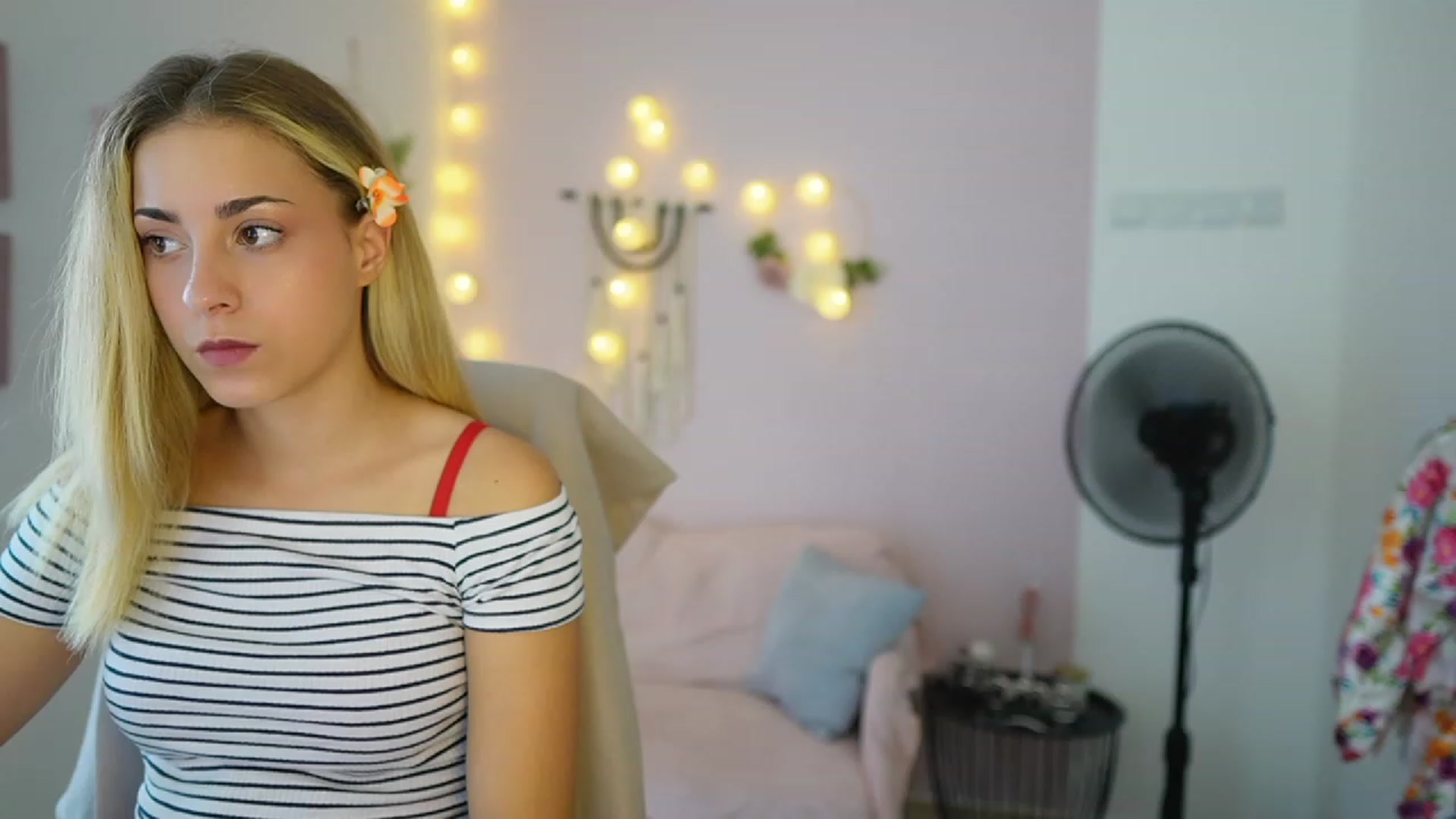 Gallery image thumbnail from Gia_Lopez18's myfreecams stream on, 07/18/2023, 16:22 image 1 of 20