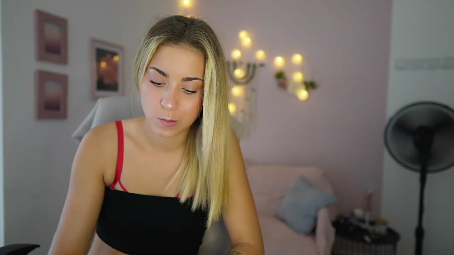 Gallery image thumbnail from Gia_Lopez18's myfreecams stream on, 07/21/2023, 13:55 image 14 of 20