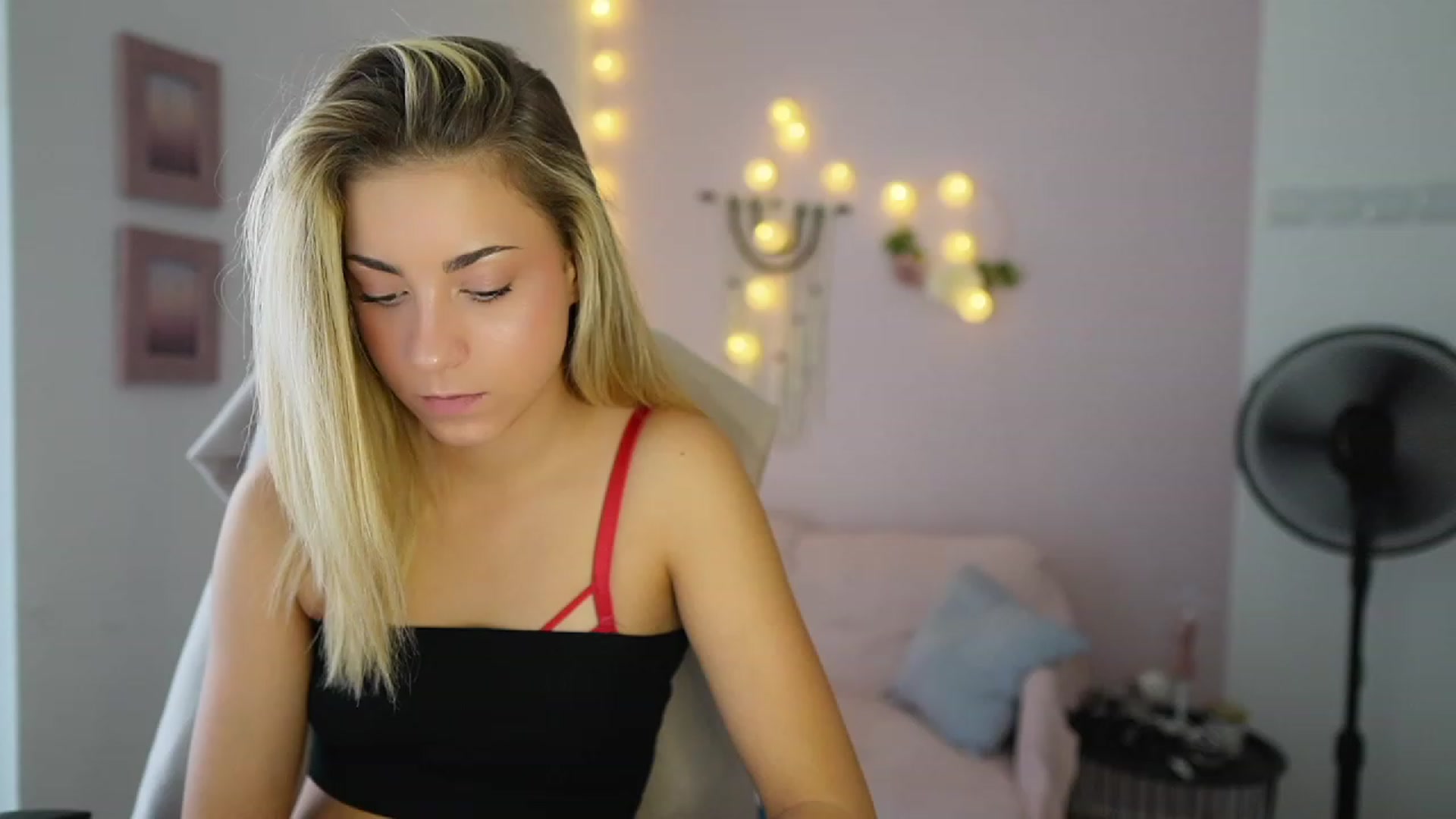 Gallery image thumbnail from Gia_Lopez18's myfreecams stream on, 07/21/2023, 15:53 image 10 of 20