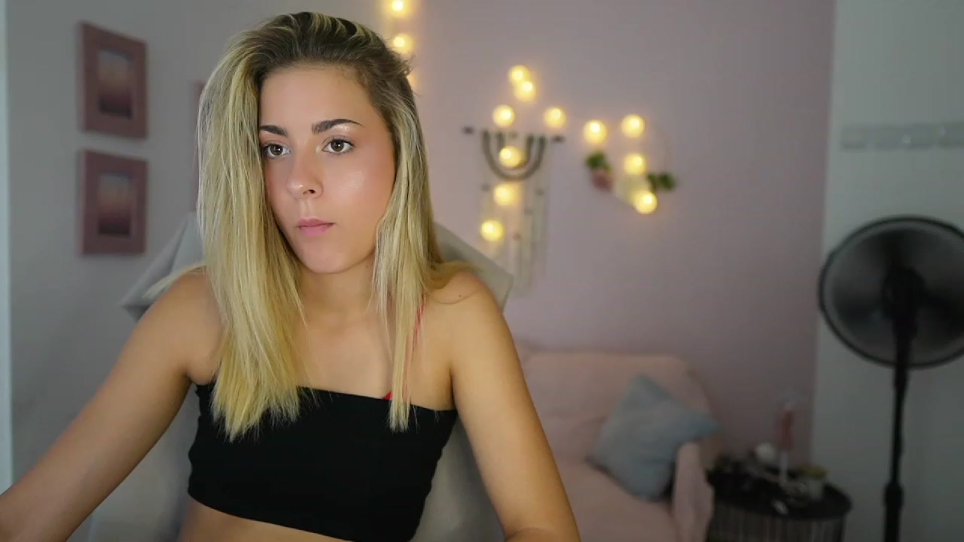 Gallery image thumbnail from Gia_Lopez18's myfreecams stream on, 07/21/2023, 17:50 image 8 of 20
