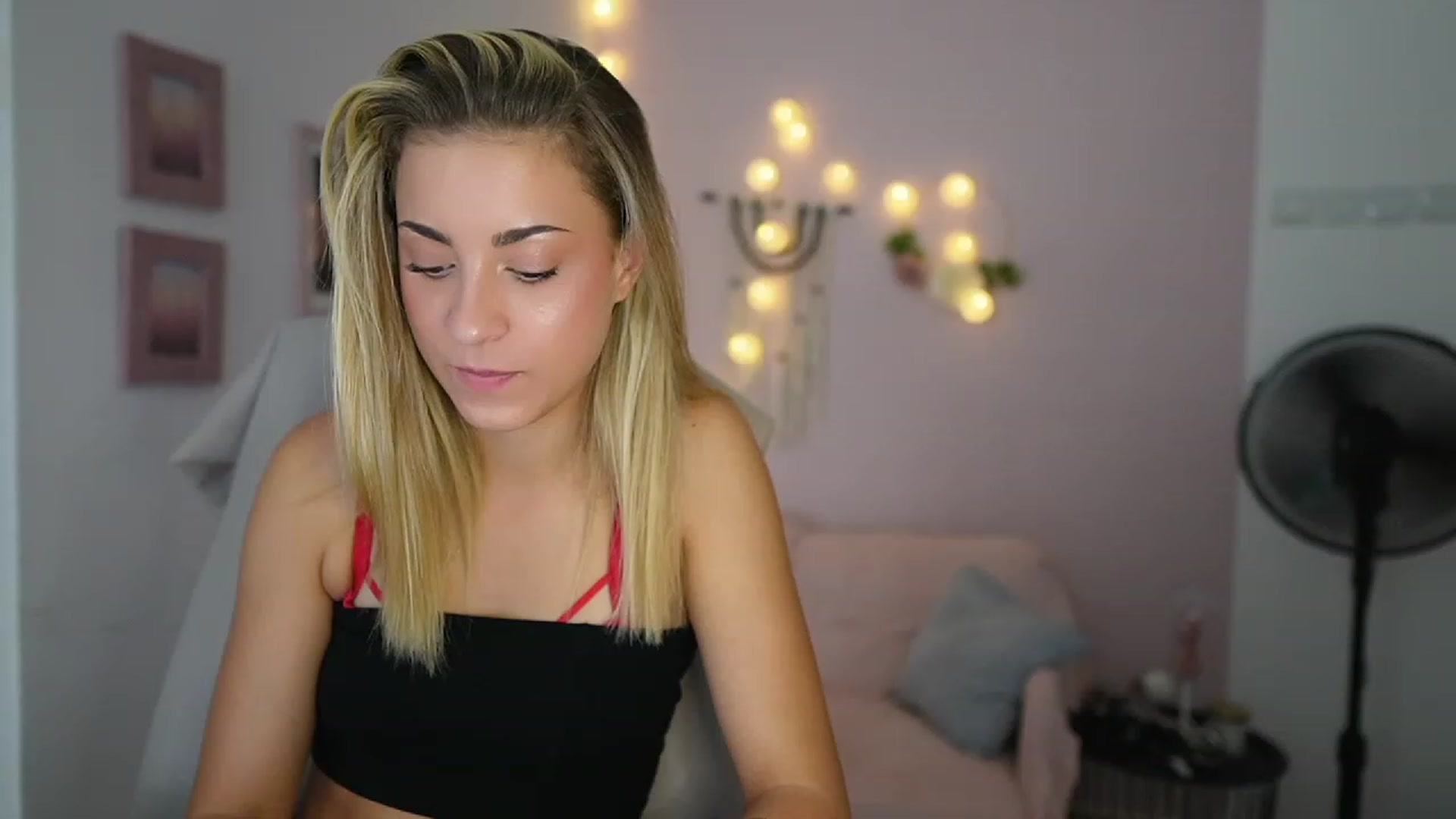 Gallery image thumbnail from Gia_Lopez18's myfreecams stream on, 07/21/2023, 17:50 image 14 of 20