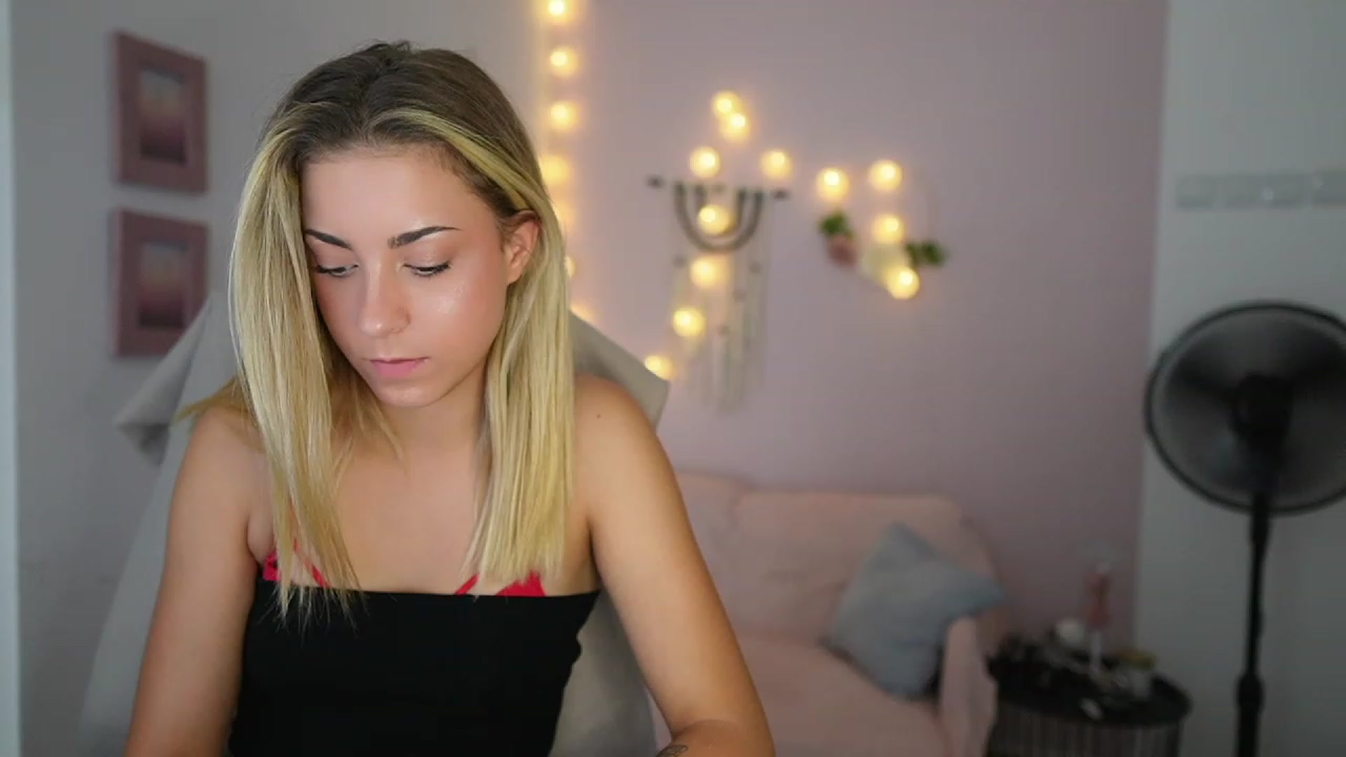 Gallery image thumbnail from Gia_Lopez18's myfreecams stream on, 07/21/2023, 17:50 image 17 of 20