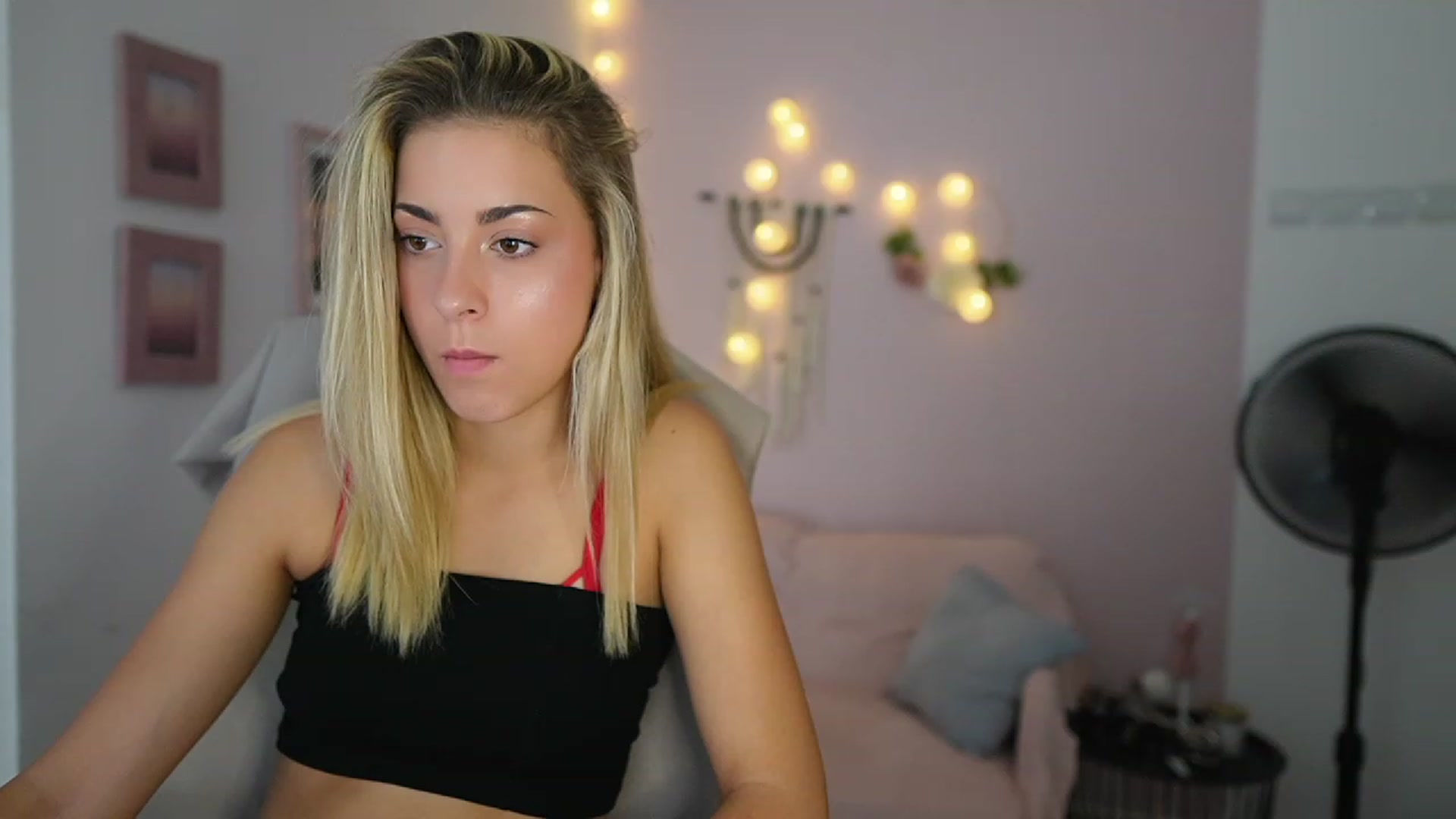 Gallery image thumbnail from Gia_Lopez18's myfreecams stream on, 07/21/2023, 17:50 image 9 of 20