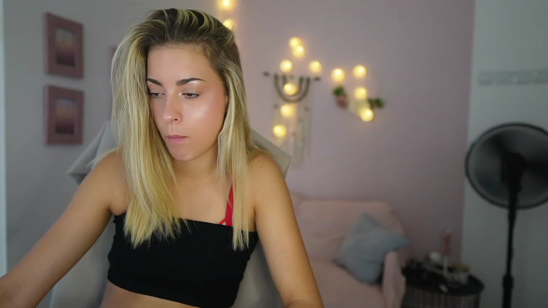 Gallery image thumbnail from Gia_Lopez18's myfreecams stream on, 07/21/2023, 17:50 image 7 of 20
