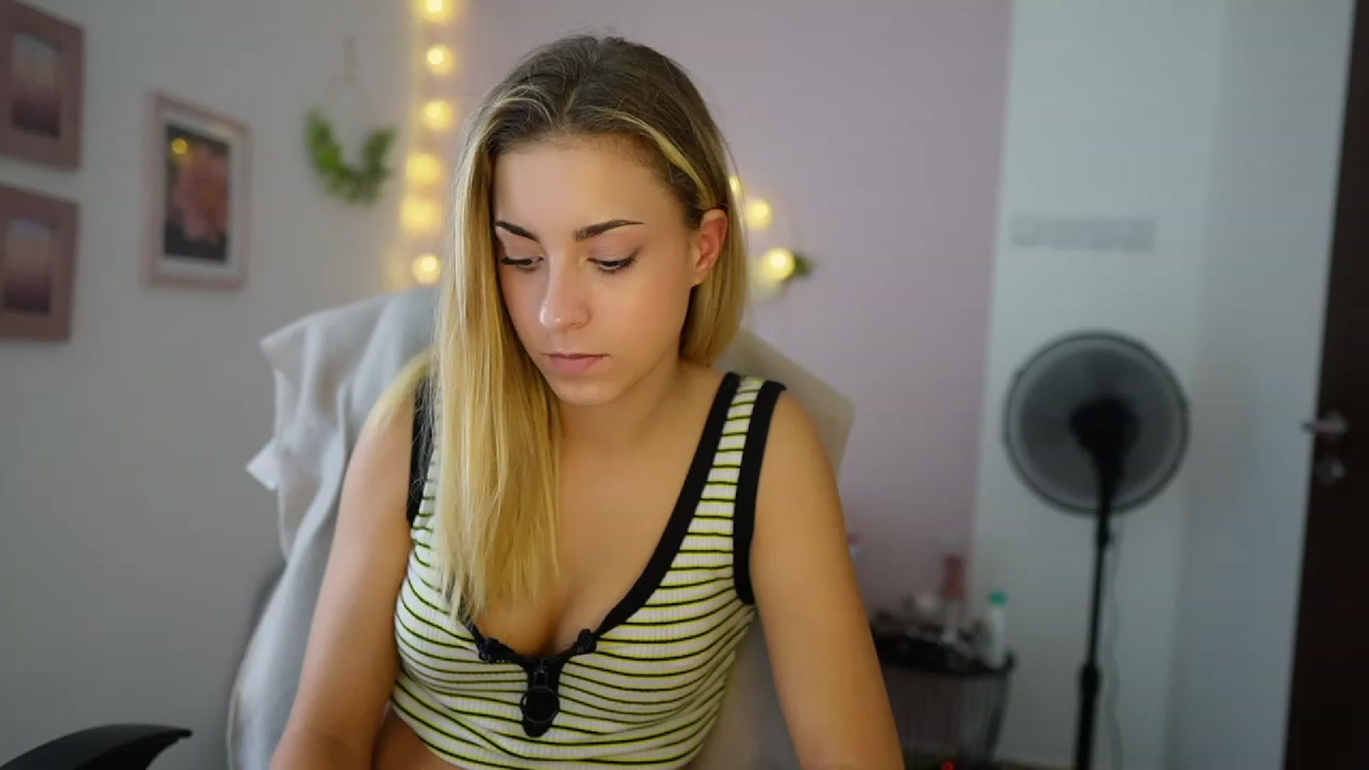 Gallery image thumbnail from Gia_Lopez18's myfreecams stream on, 07/24/2023, 15:51 image 10 of 20
