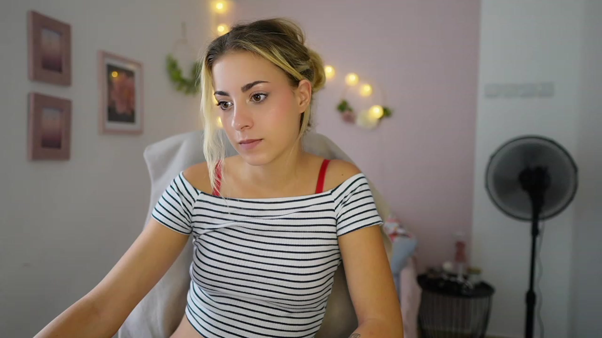 Gallery image thumbnail from Gia_Lopez18's myfreecams stream on, 07/25/2023, 14:01 image 5 of 20