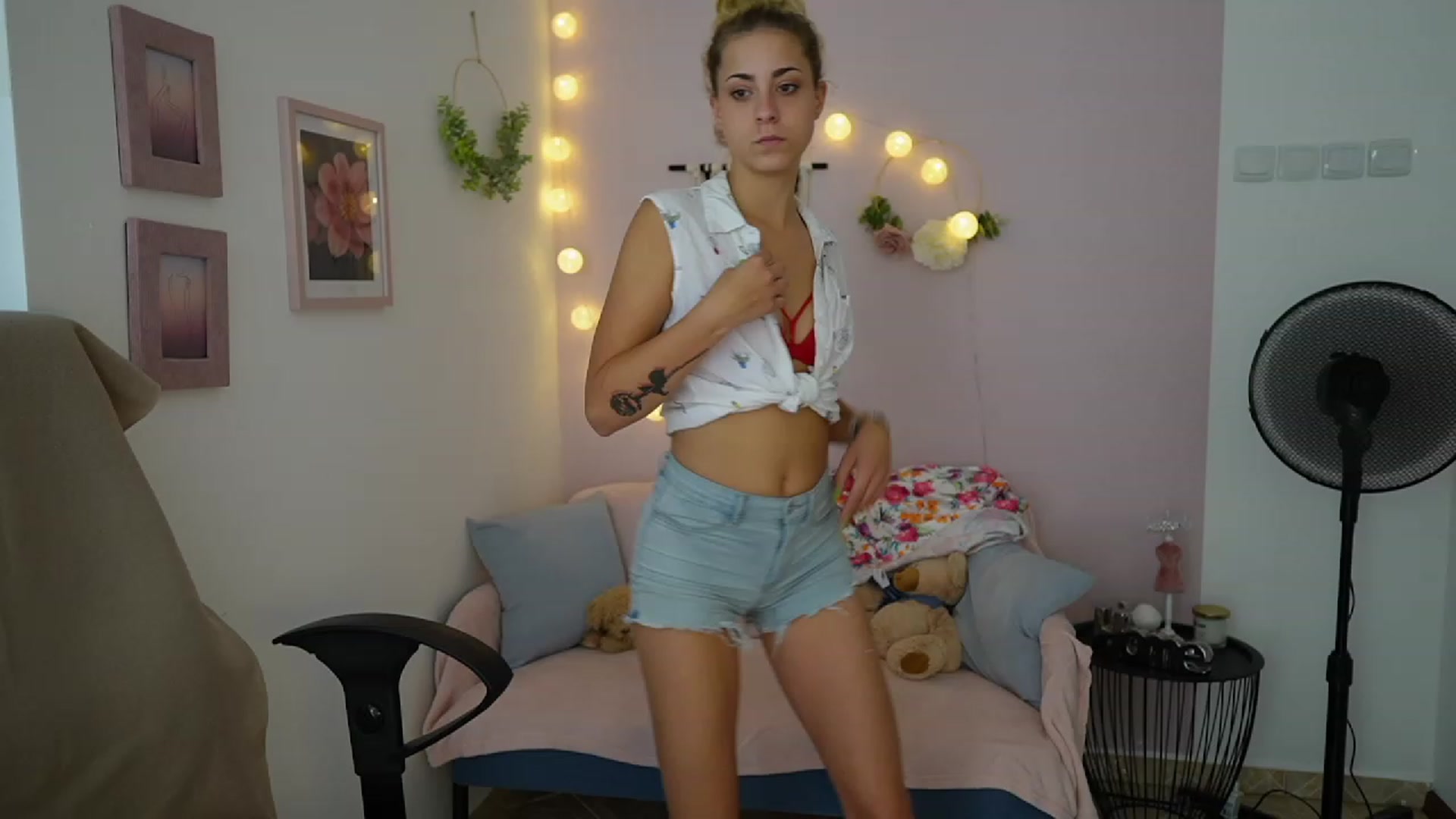 Gallery image thumbnail from Gia_Lopez18's myfreecams stream on, 07/27/2023, 13:31 image 6 of 20