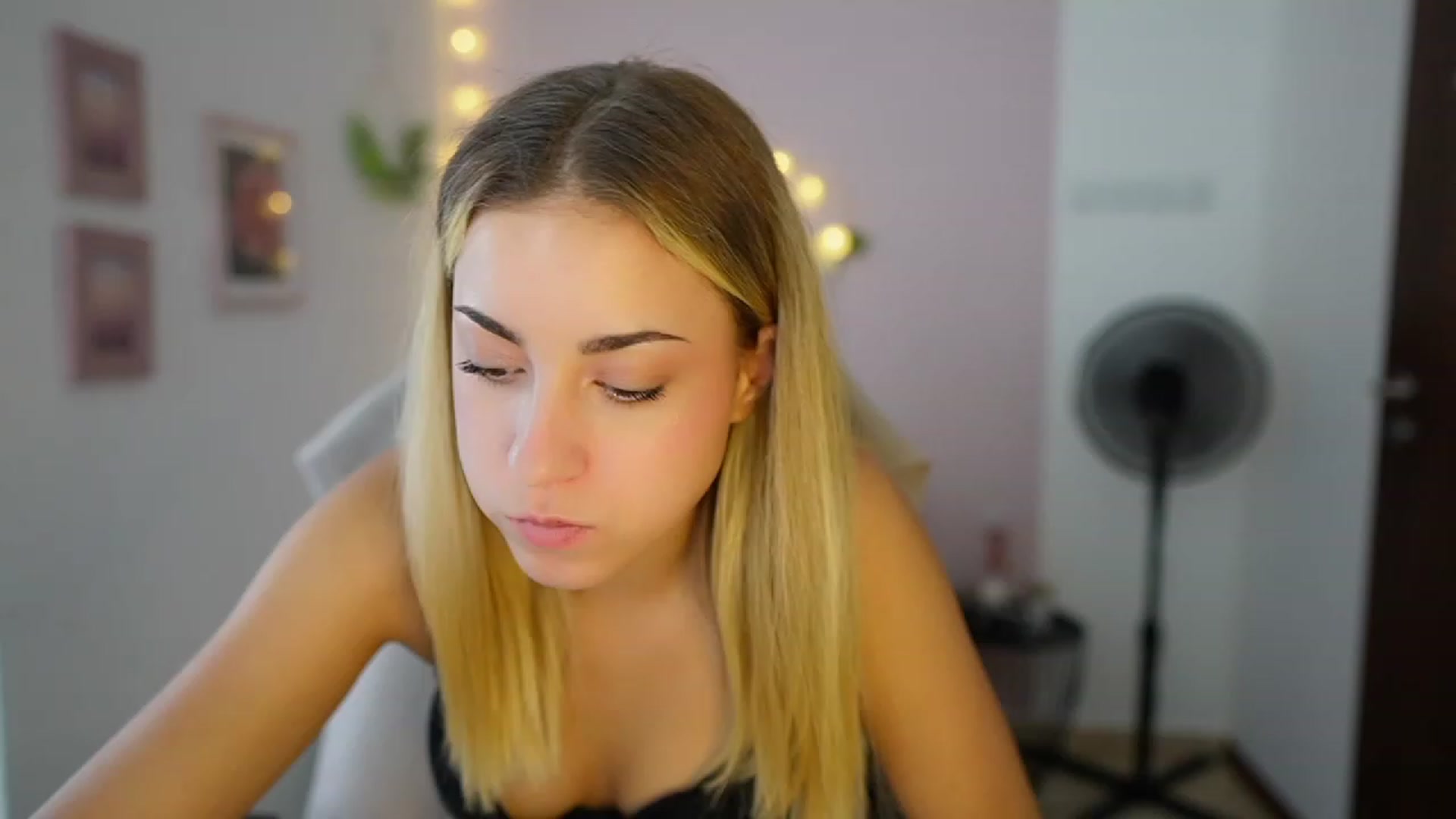 Gallery image thumbnail from Gia_Lopez18's myfreecams stream on, 07/30/2023, 17:53 image 12 of 20