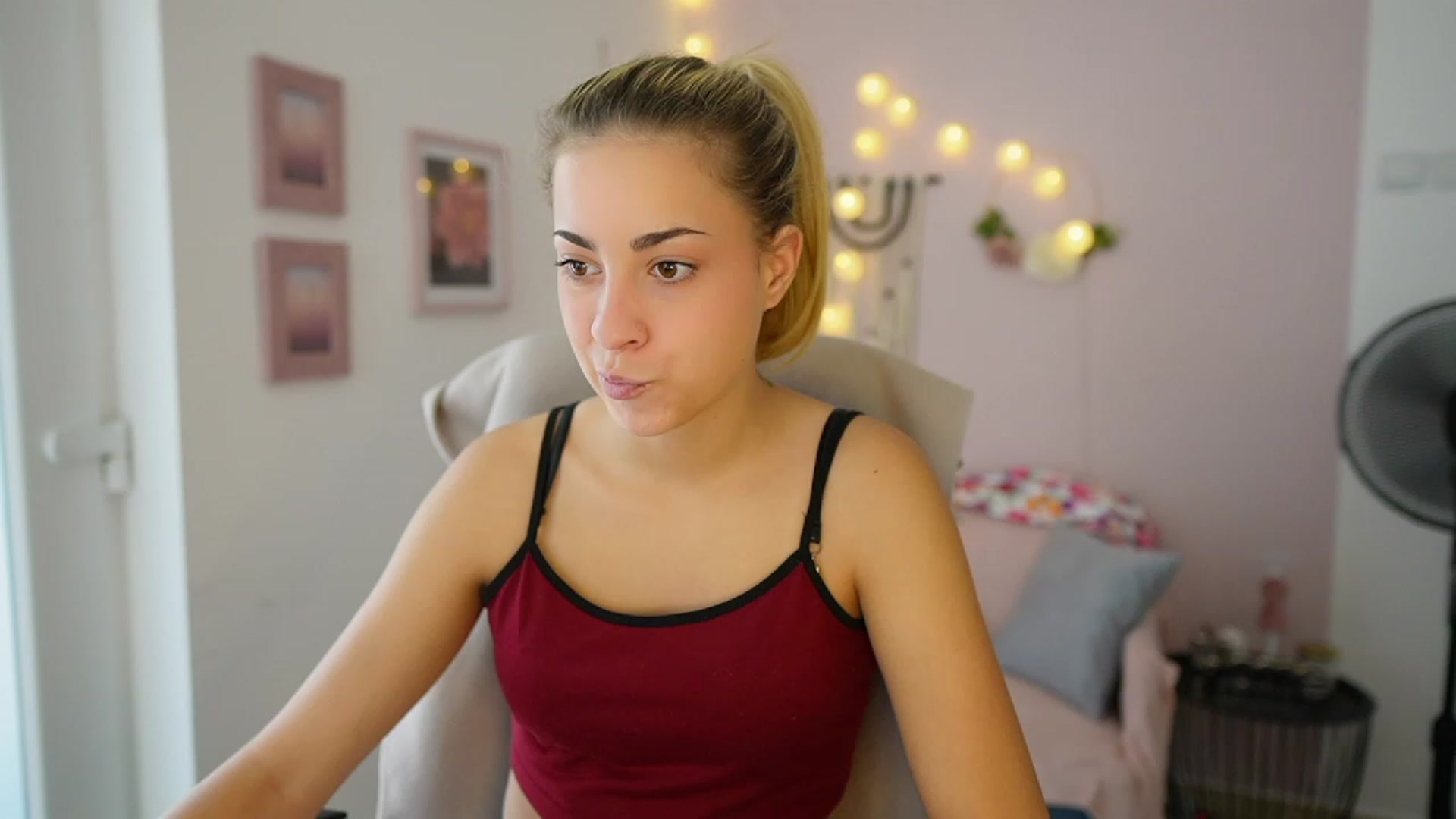 Gallery image thumbnail from Gia_Lopez18's myfreecams stream on, 07/31/2023, 13:34 image 14 of 20