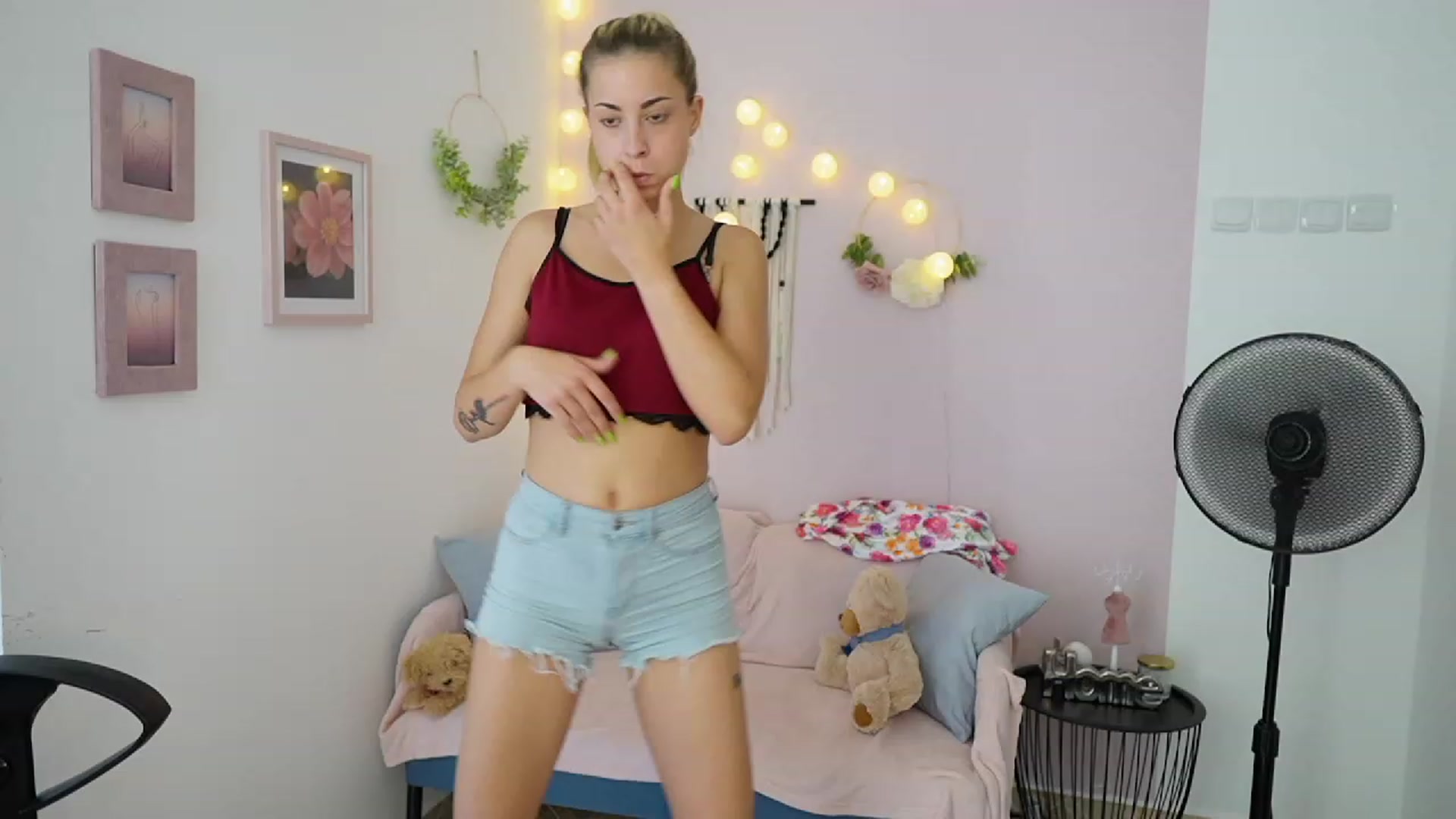 Gallery image thumbnail from Gia_Lopez18's myfreecams stream on, 07/31/2023, 15:51 image 15 of 20