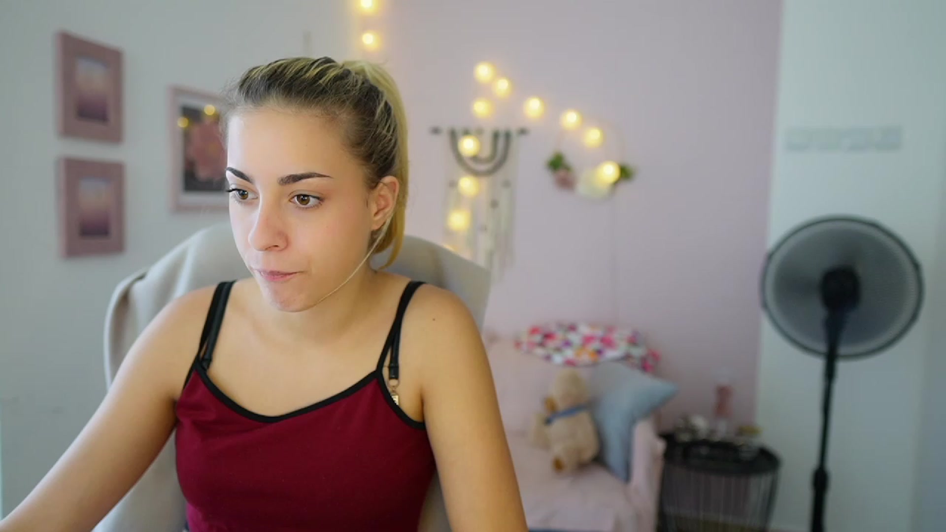 Gallery image thumbnail from Gia_Lopez18's myfreecams stream on, 07/31/2023, 15:51 image 17 of 20