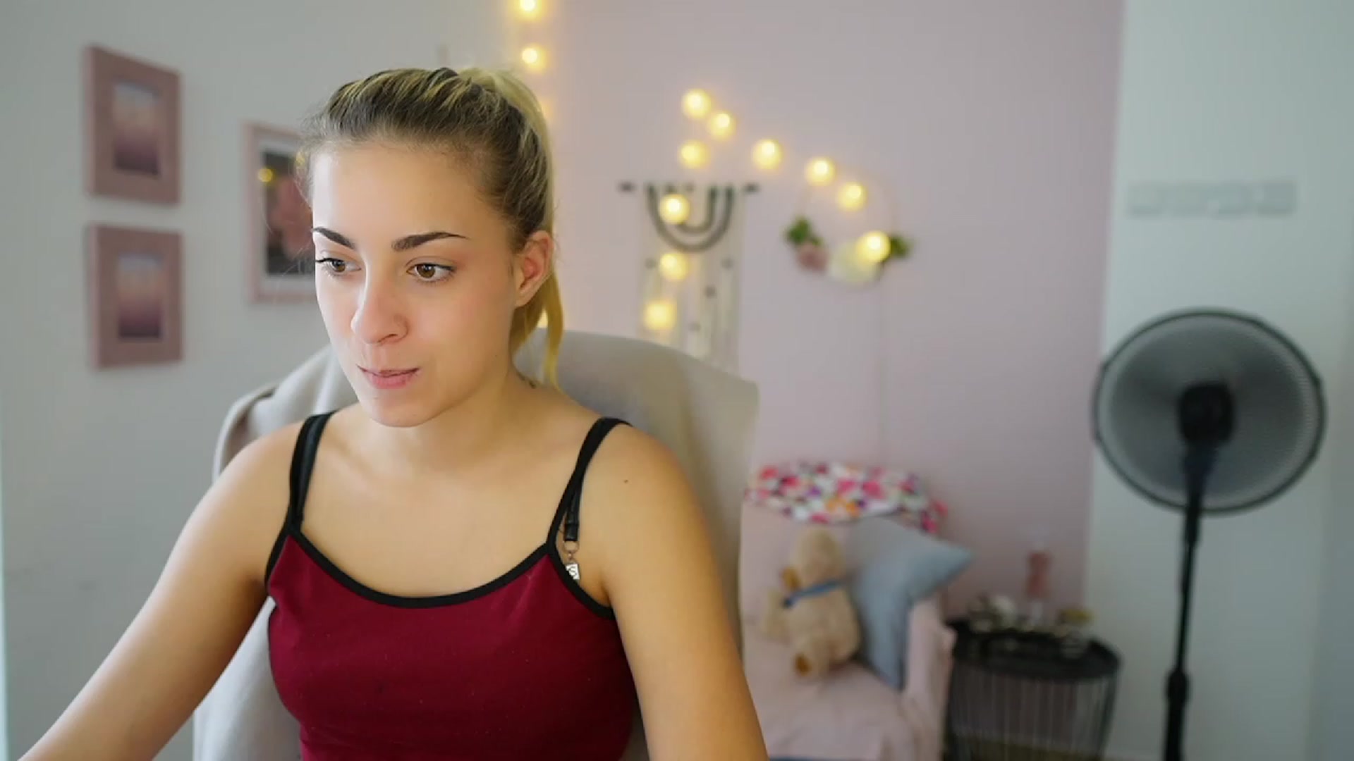 Gallery image thumbnail from Gia_Lopez18's myfreecams stream on, 07/31/2023, 15:51 image 13 of 20