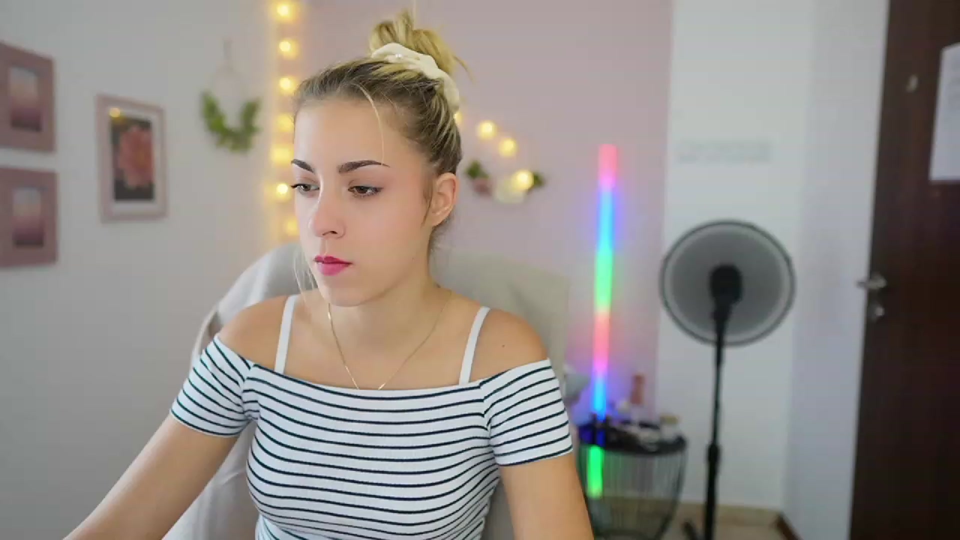 Gallery image thumbnail from Gia_Lopez18's myfreecams stream on, 08/03/2023, 14:04 image 7 of 20