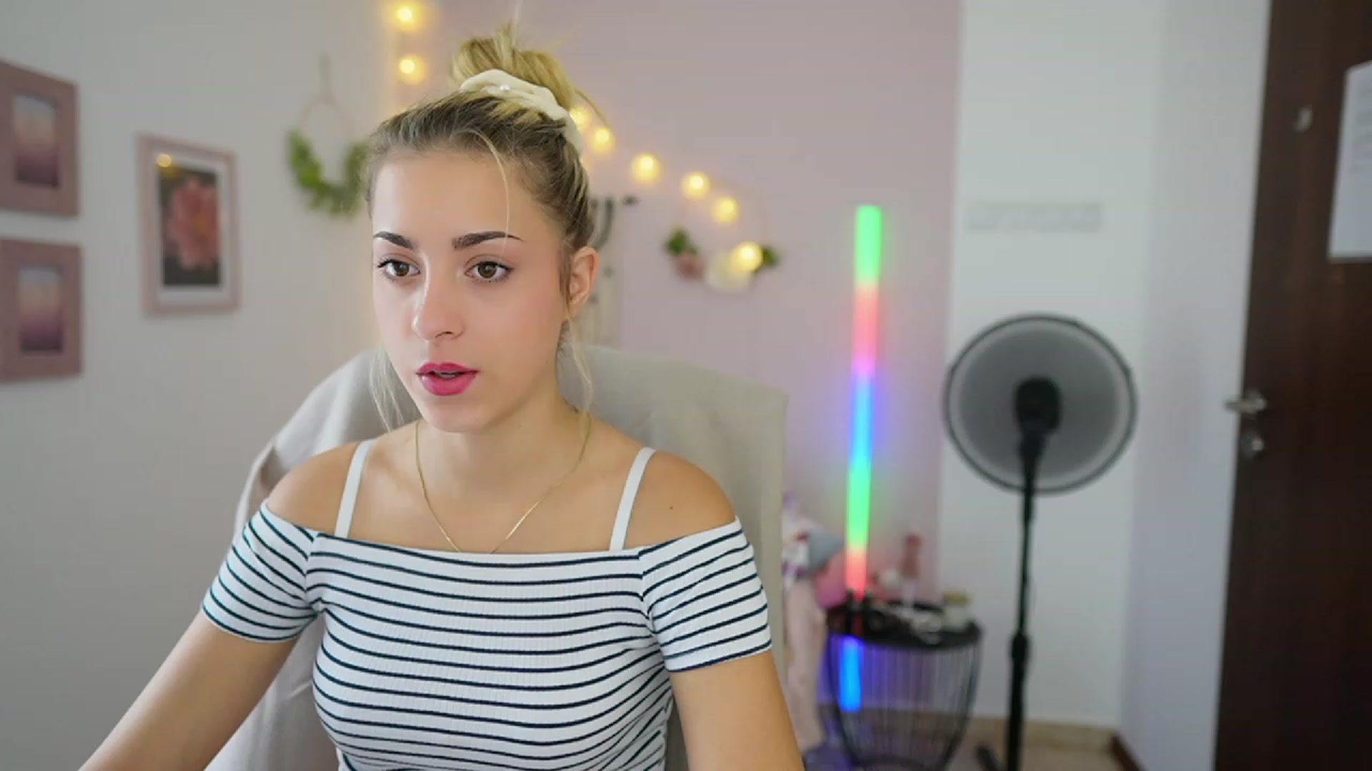 Gallery image thumbnail from Gia_Lopez18's myfreecams stream on, 08/03/2023, 14:04 image 14 of 20