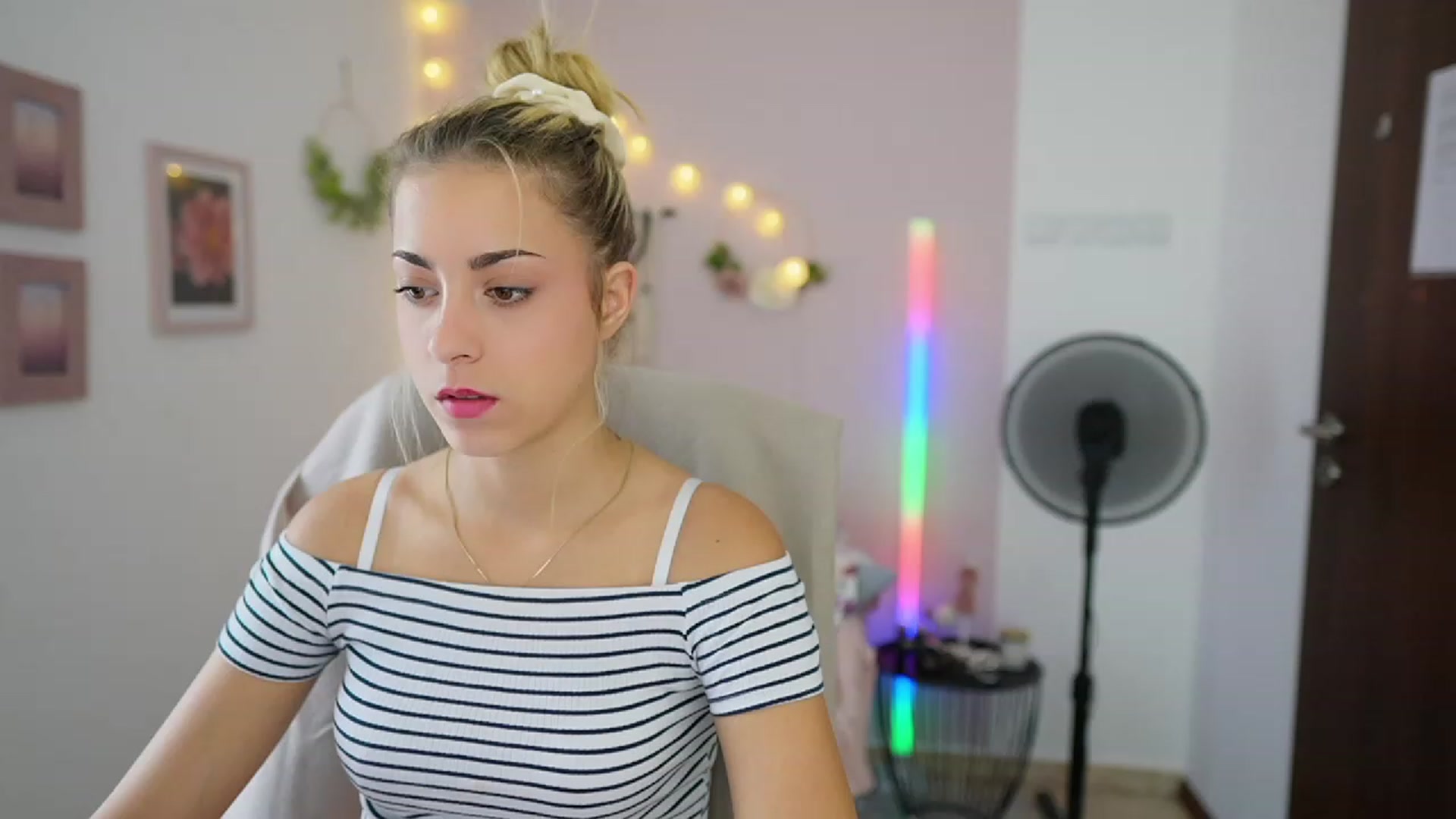 Gallery image thumbnail from Gia_Lopez18's myfreecams stream on, 08/03/2023, 14:04 image 15 of 20